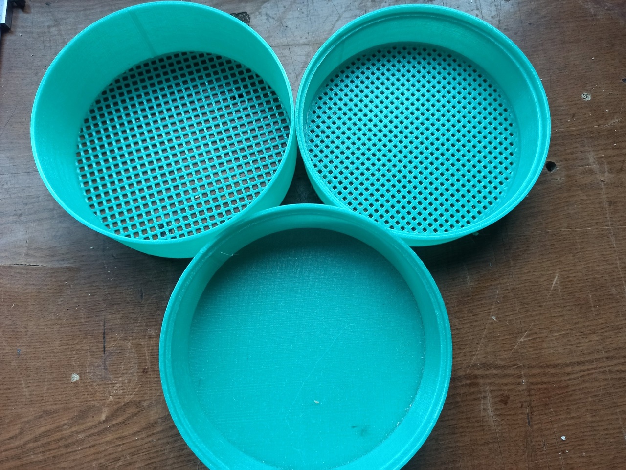 Kurtçuk ve kan kurdu için elek (Plastik Aparattır!!!)