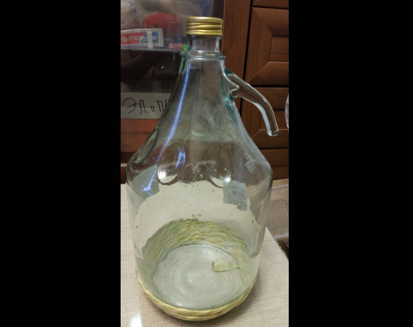 5 litrelik cam şişe için tıpa. (Plastik Aparattır!!!) 5 litrelik cam şişe için tıpa. (Plastik Aparattır!!!)