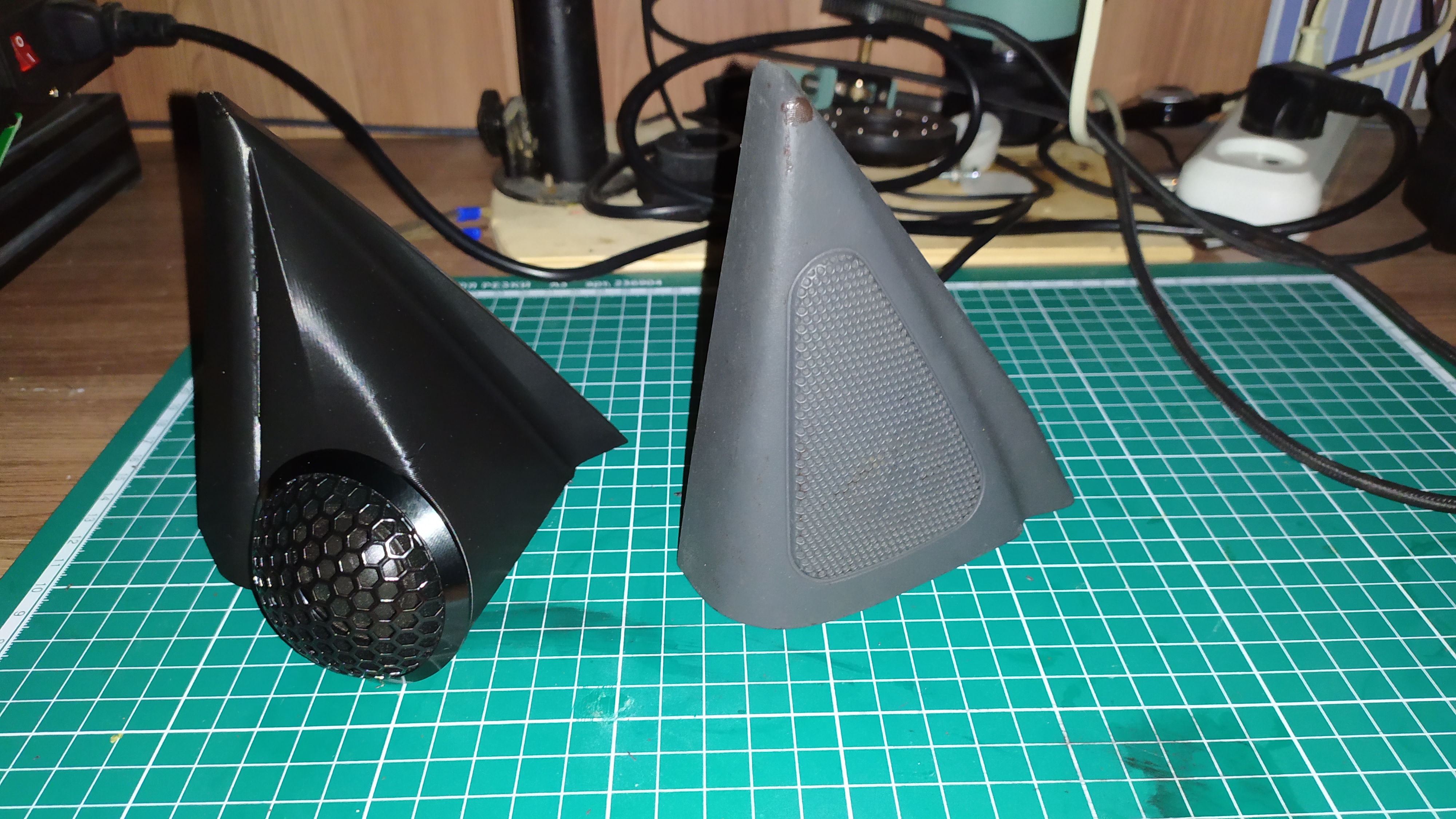 Ön kapı üçgeni Mercedes clk w208 (Plastik Aparattır!!!)