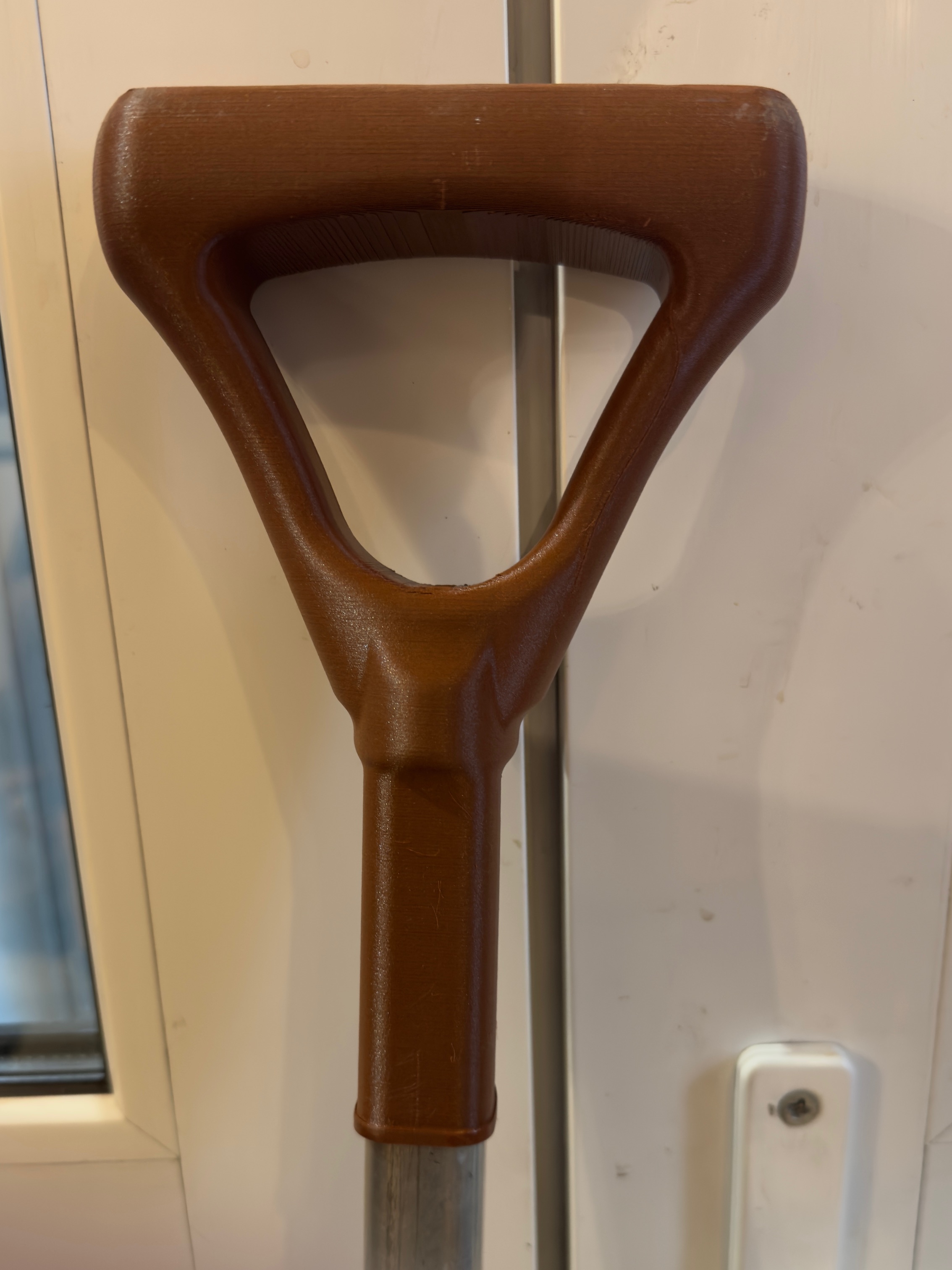 ALUMAX kepçenin sapı, sap bölümünde standart değildir. (Plastik Aparattır!!!) ALUMAX kepçenin sapı, sap bölümünde standart değildir. (Plastik Aparattır!!!)