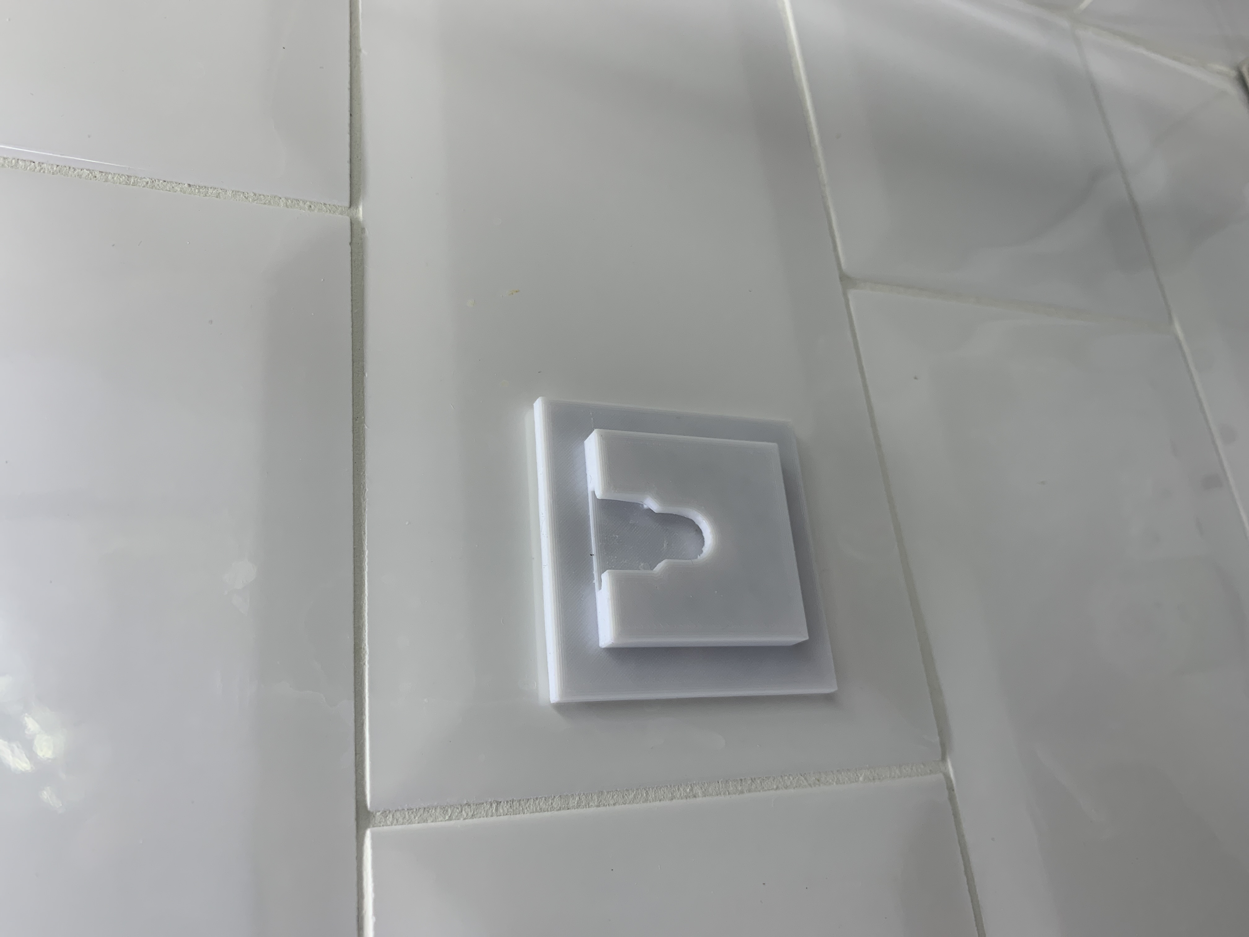 Diş fırçalarının altındaki fincan (Plastik Aparattır!!!)