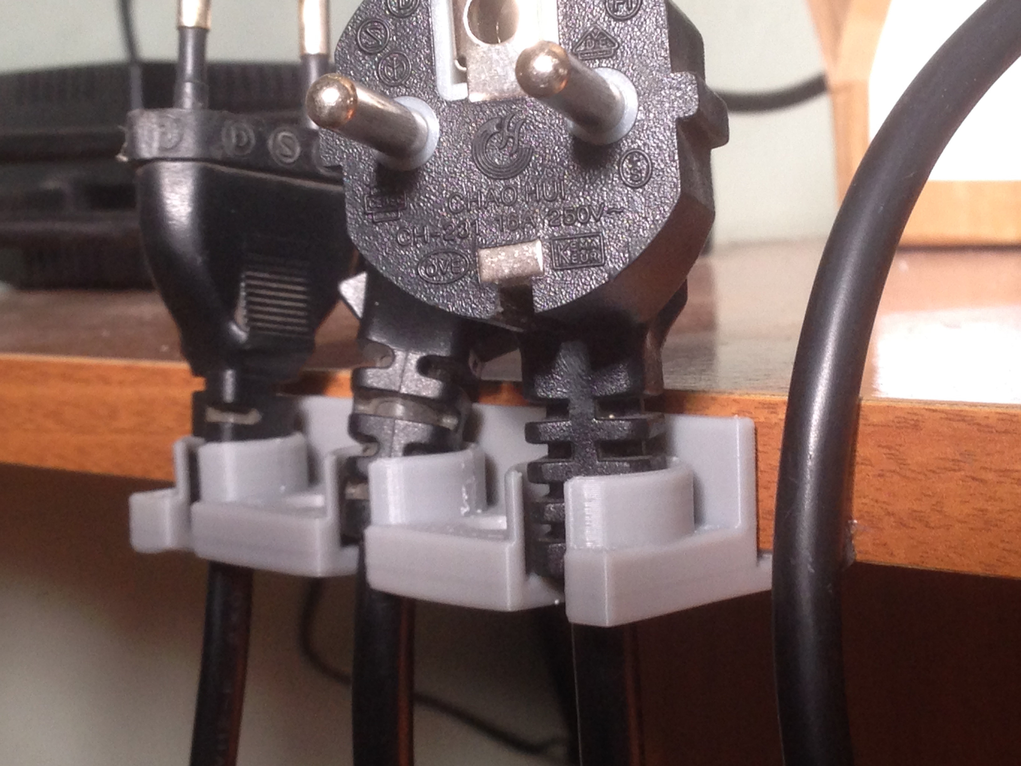 Kablo düzenleyici. (Plastik Aparattır!!!)