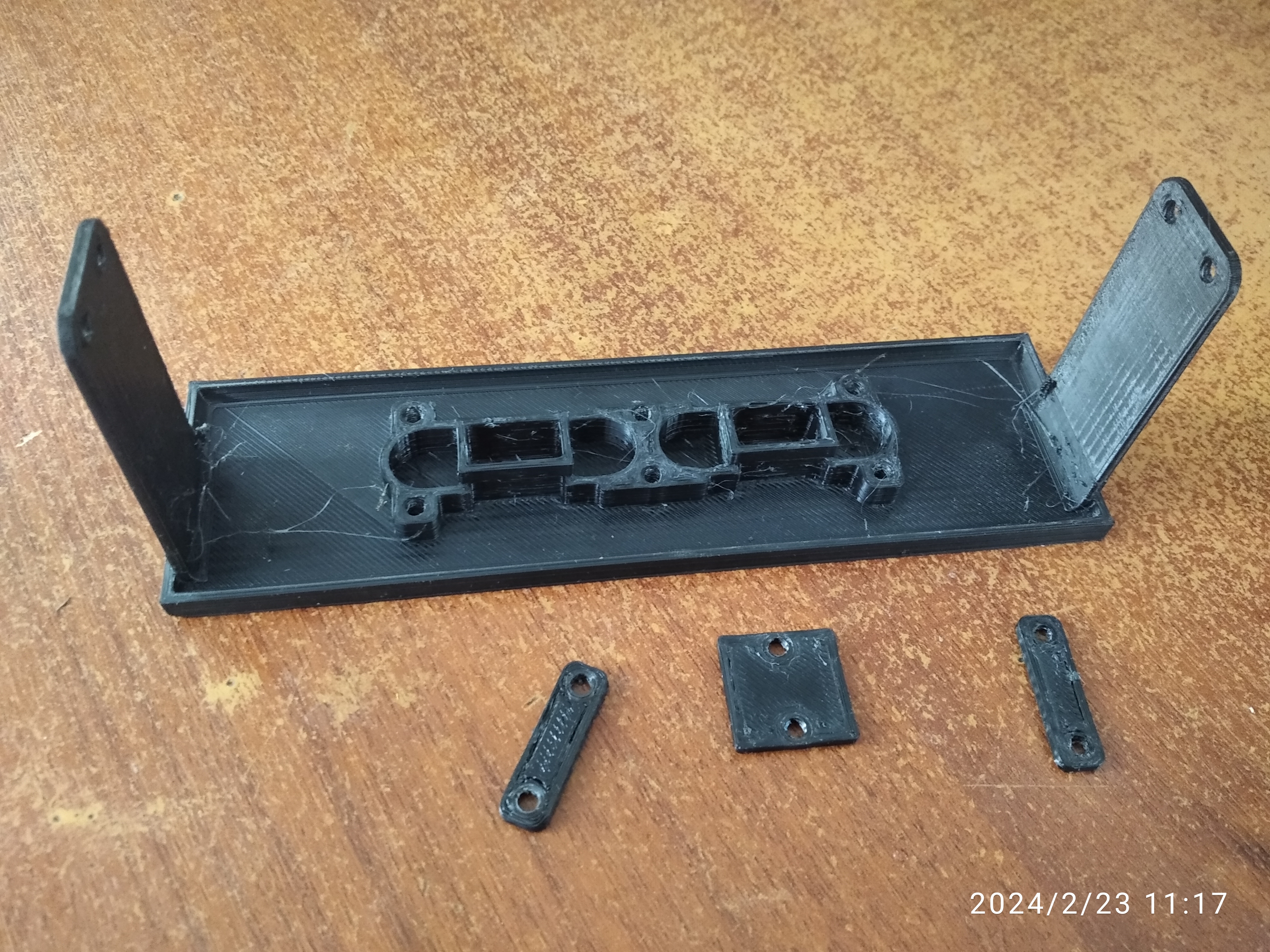 Bölmedeki USB çubuğu 5 inç (Plastik Aparattır!!!)