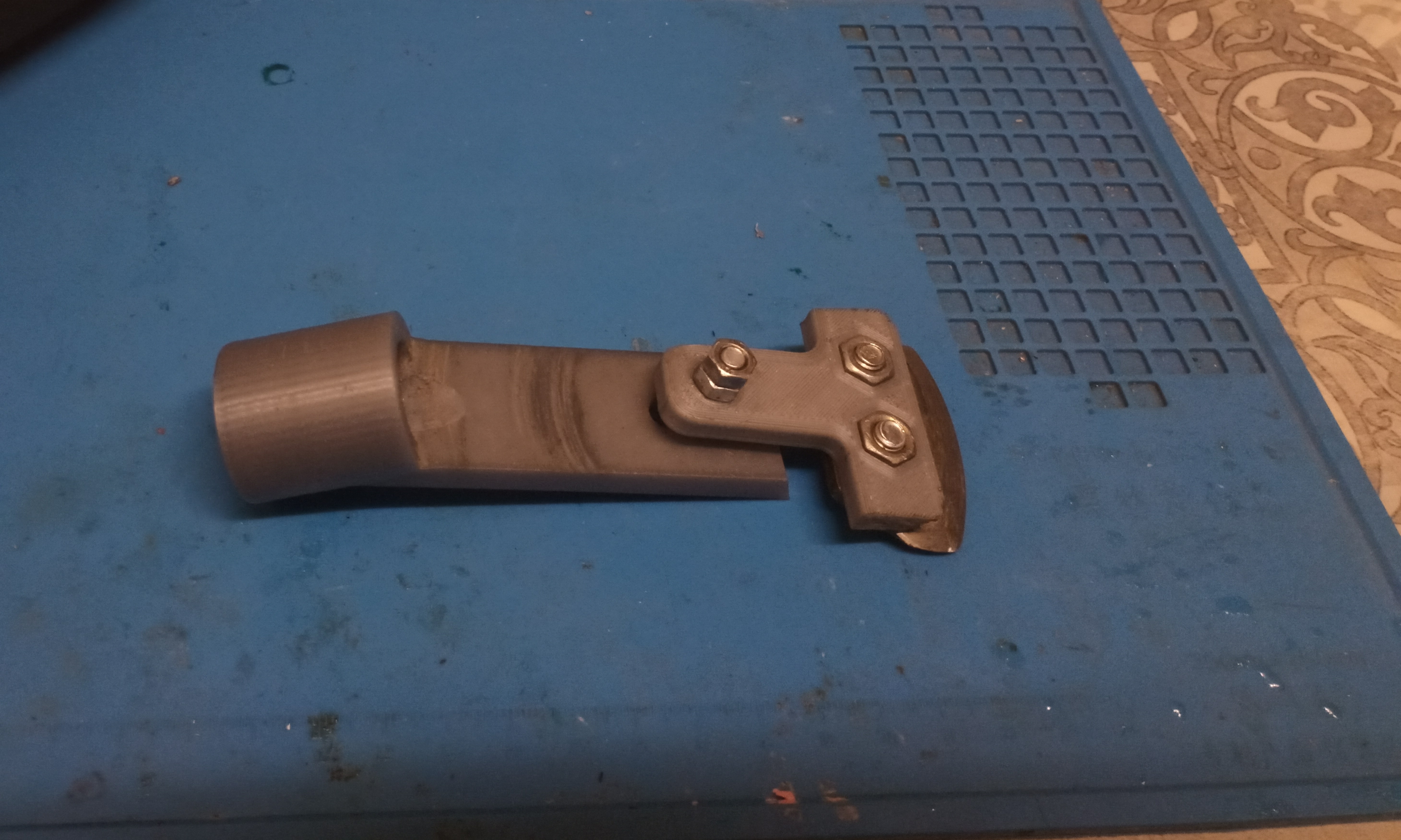 Buz keşfi için yarım daire bıçakların smooter'ı (Plastik Aparattır!!!) Buz keşfi için yarım daire bıçakların smooter'ı (Plastik Aparattır!!!)