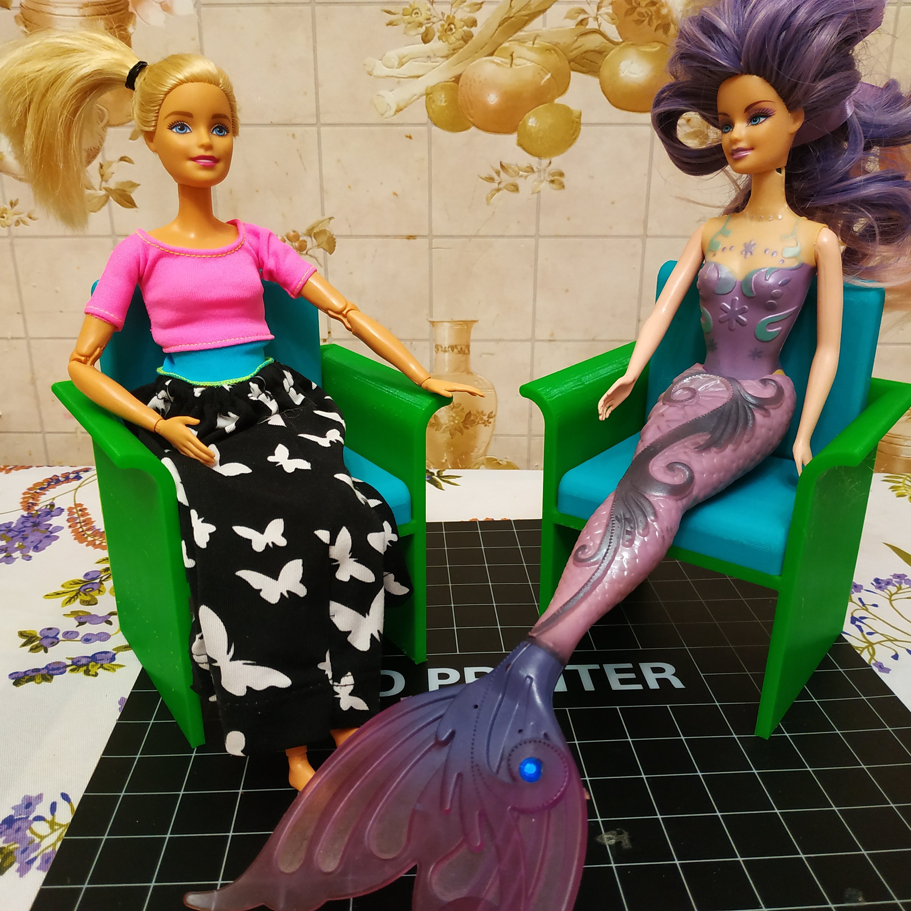 Barbie sandalyesi (Plastik Aparattır!!!)