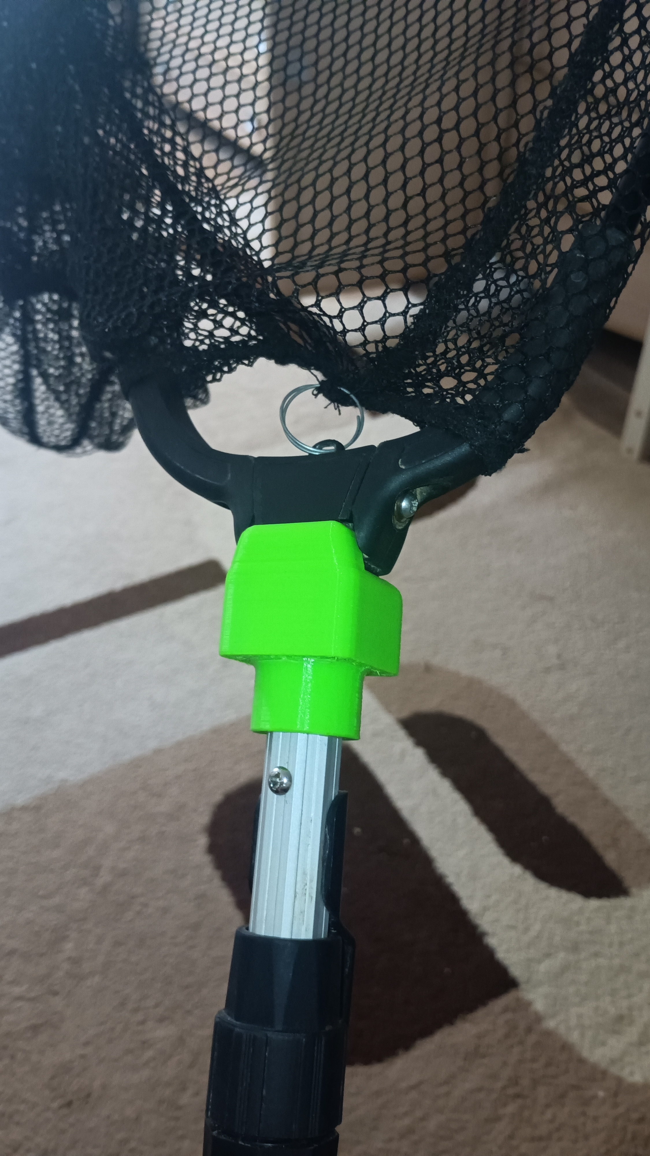 Bir balıkçılık ağı için. (Plastik Aparattır!!!)