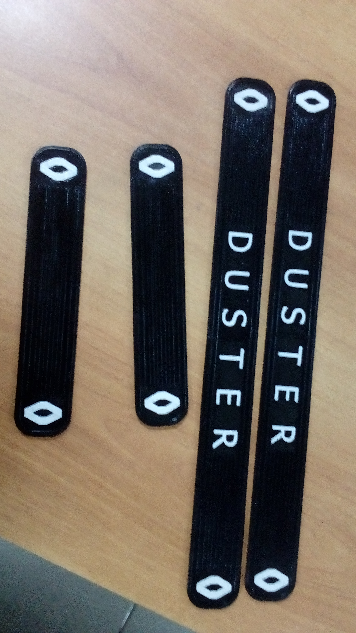 Renault Duster için kapı eşikleri (Plastik Aparattır!!!)