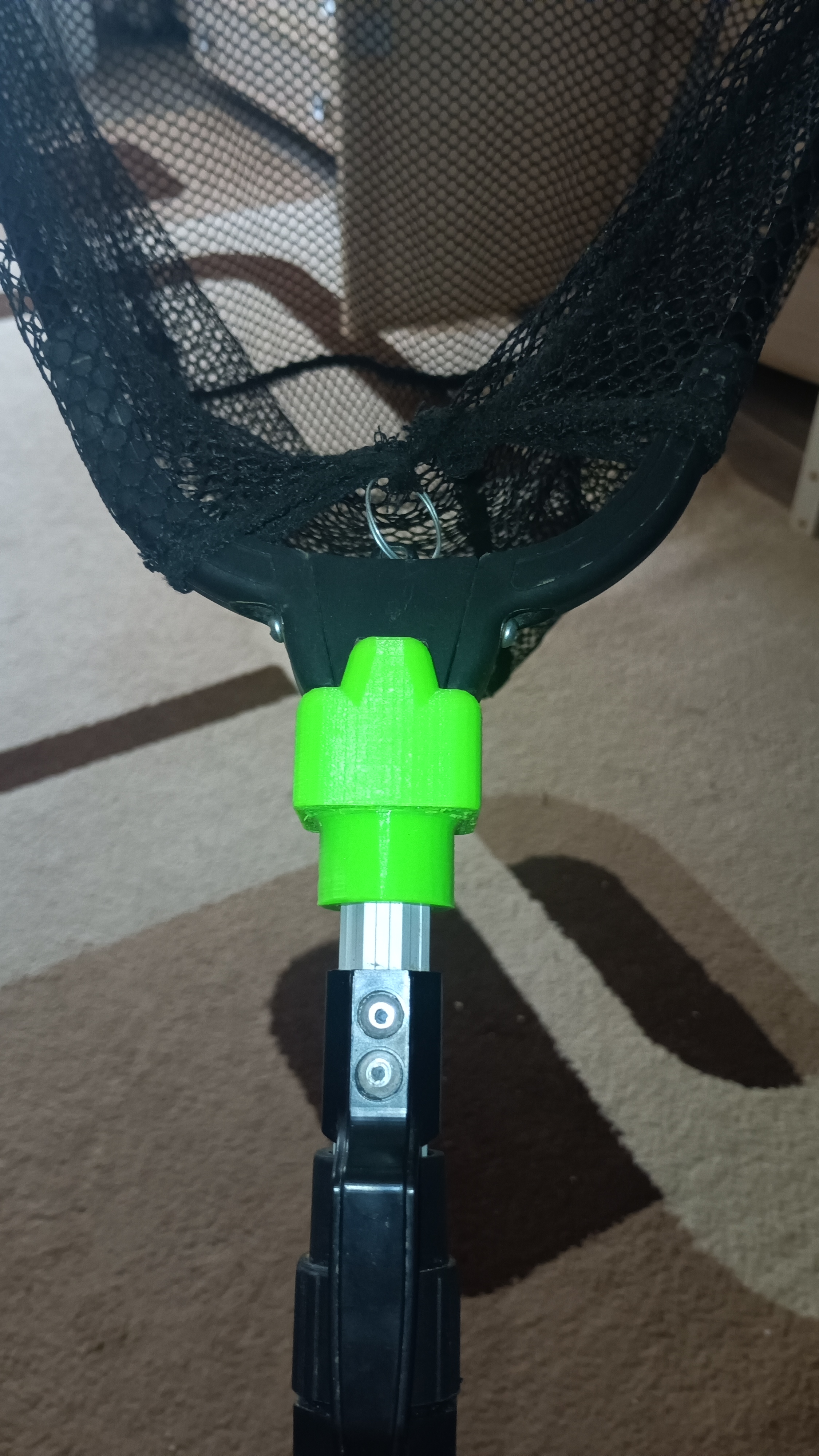 Bir balıkçılık ağı için. (Plastik Aparattır!!!)