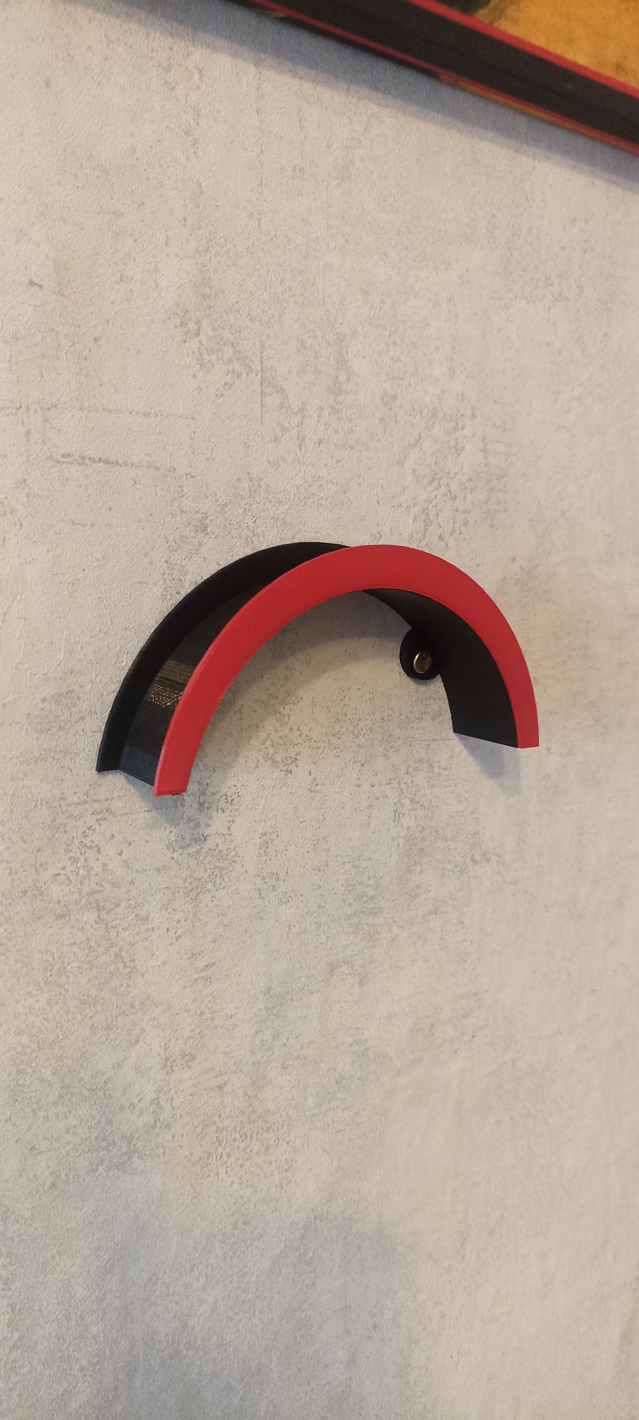 Kulaklık sahibi JBL 560 (Plastik Aparattır!!!)