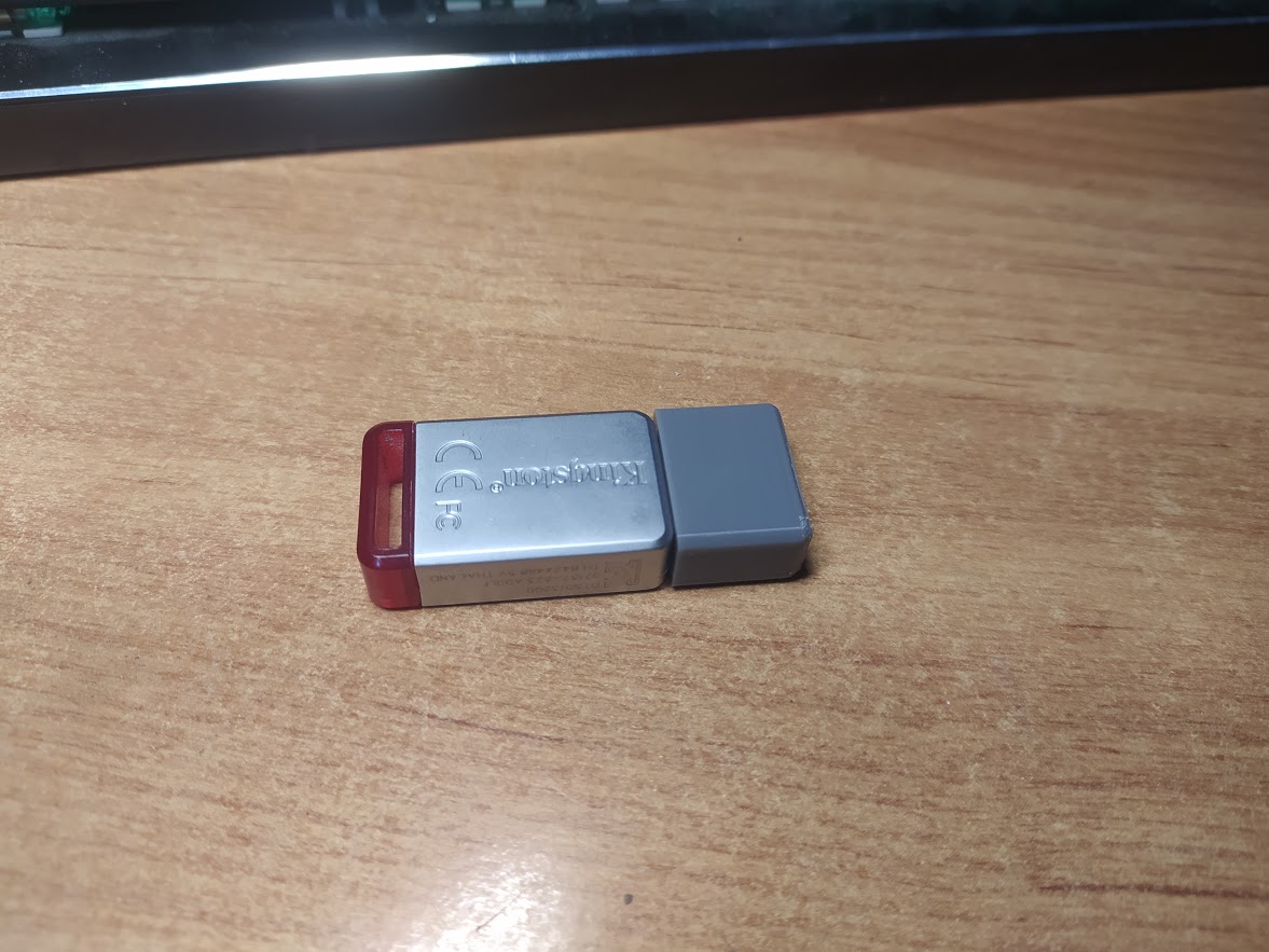 Flash Drive için King Kingston DT50 (Plastik Aparattır!!!)