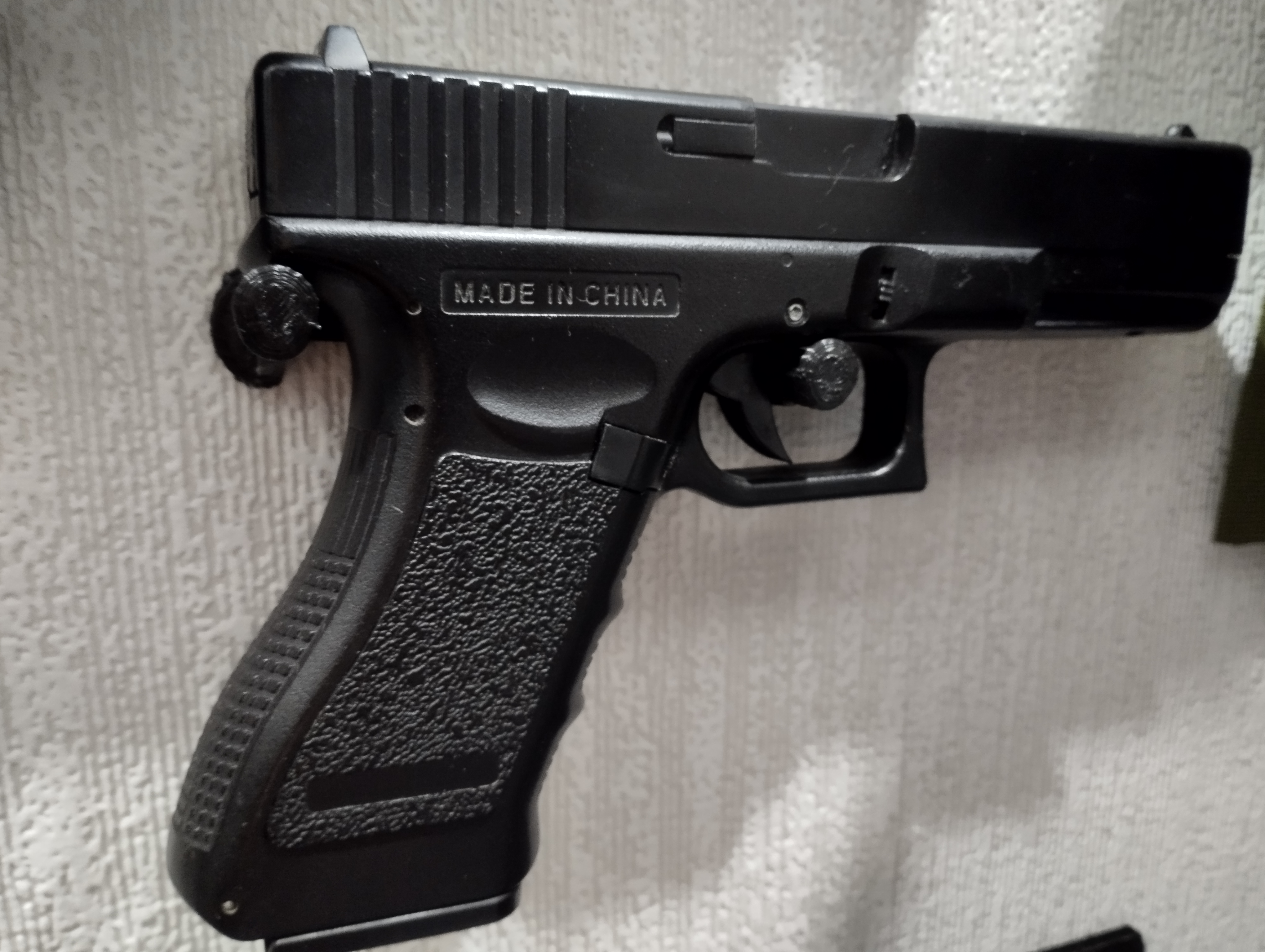 Duvarda tabanca montajı (Plastik Aparattır!!!)