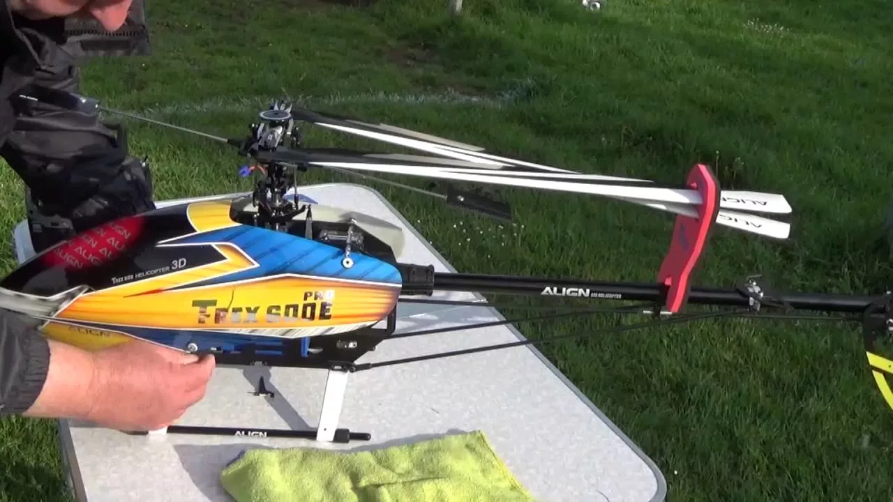 T-Rex 550/600/700 radyo-kontrollü helikopter için bıçakların (terlikler) tutucu (Plastik Aparattır!!!) T-Rex 550/600/700 radyo-kontrollü helikopter için bıçakların (terlikler) tutucu (Plastik Aparattır!!!)