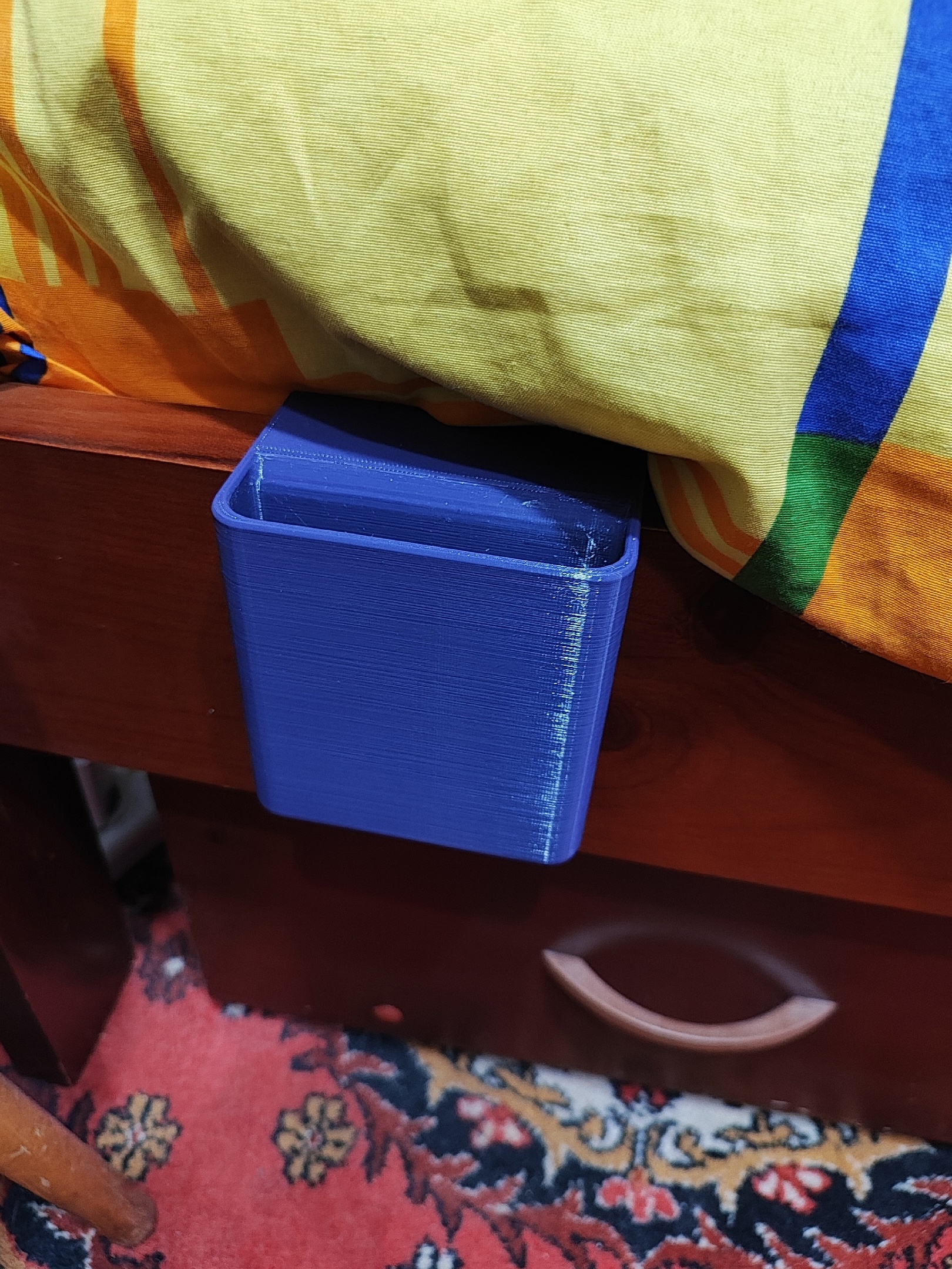 Bir Yatak V2.0 için bir telefon için tutucu (17 mm'lik bir tahtada) (Plastik Aparattır!!!)