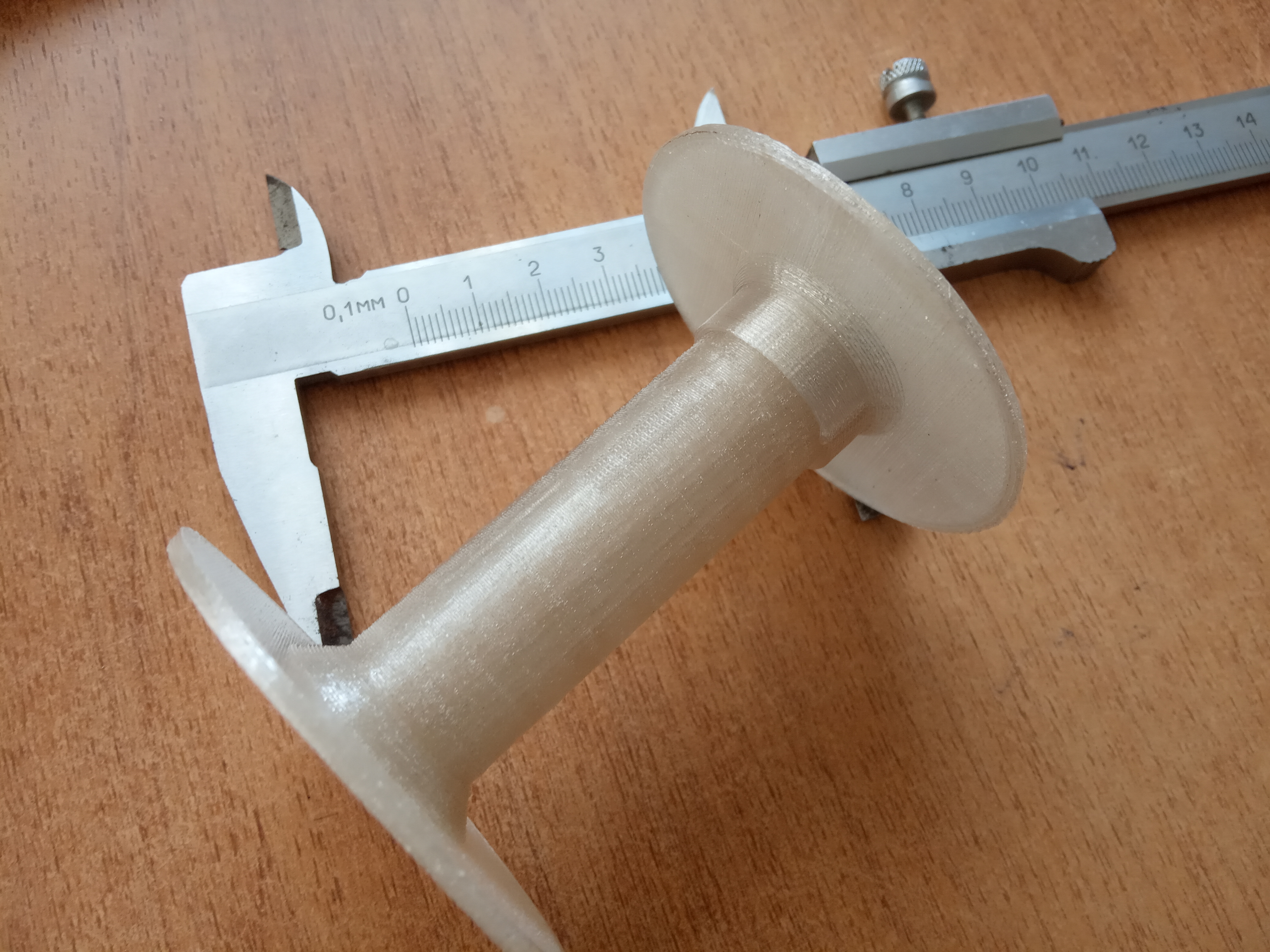 plastik şişe ve polipropilenden yapılmış makara (Plastik Aparattır!!!)