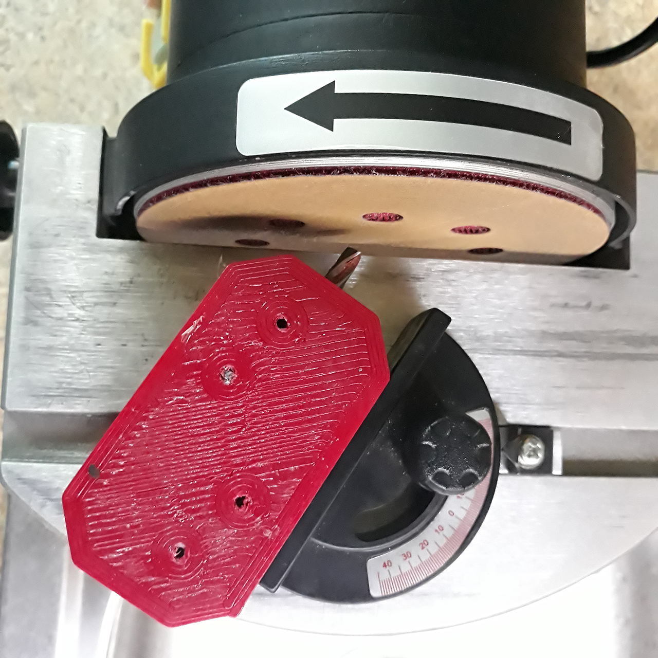 Bileme matkap tutucusu. (Plastik Aparattır!!!) Bileme matkap tutucusu. (Plastik Aparattır!!!)