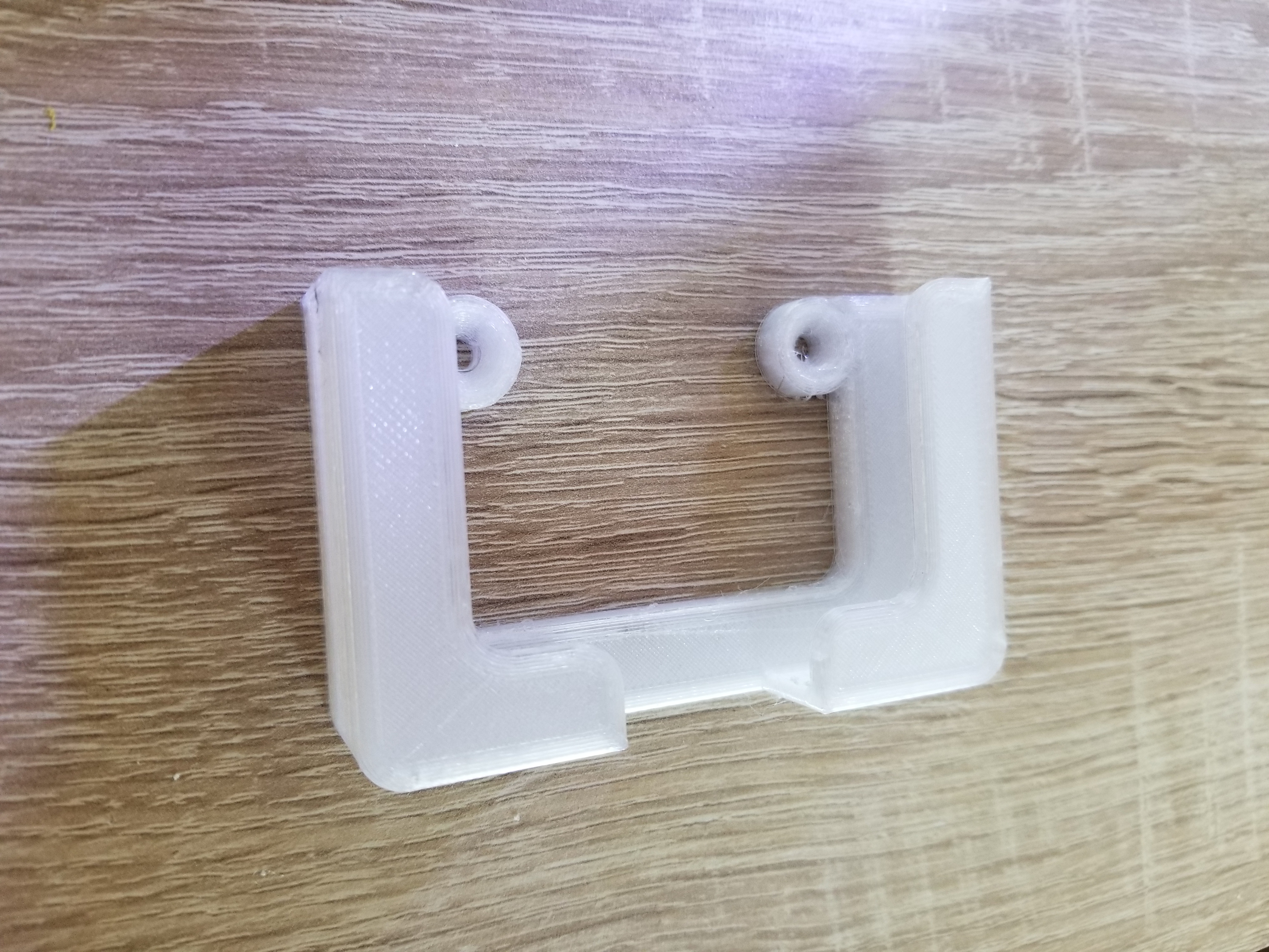 Akıllı telefonlar ve tabletler için duvardaki tutucular (Plastik Aparattır!!!)