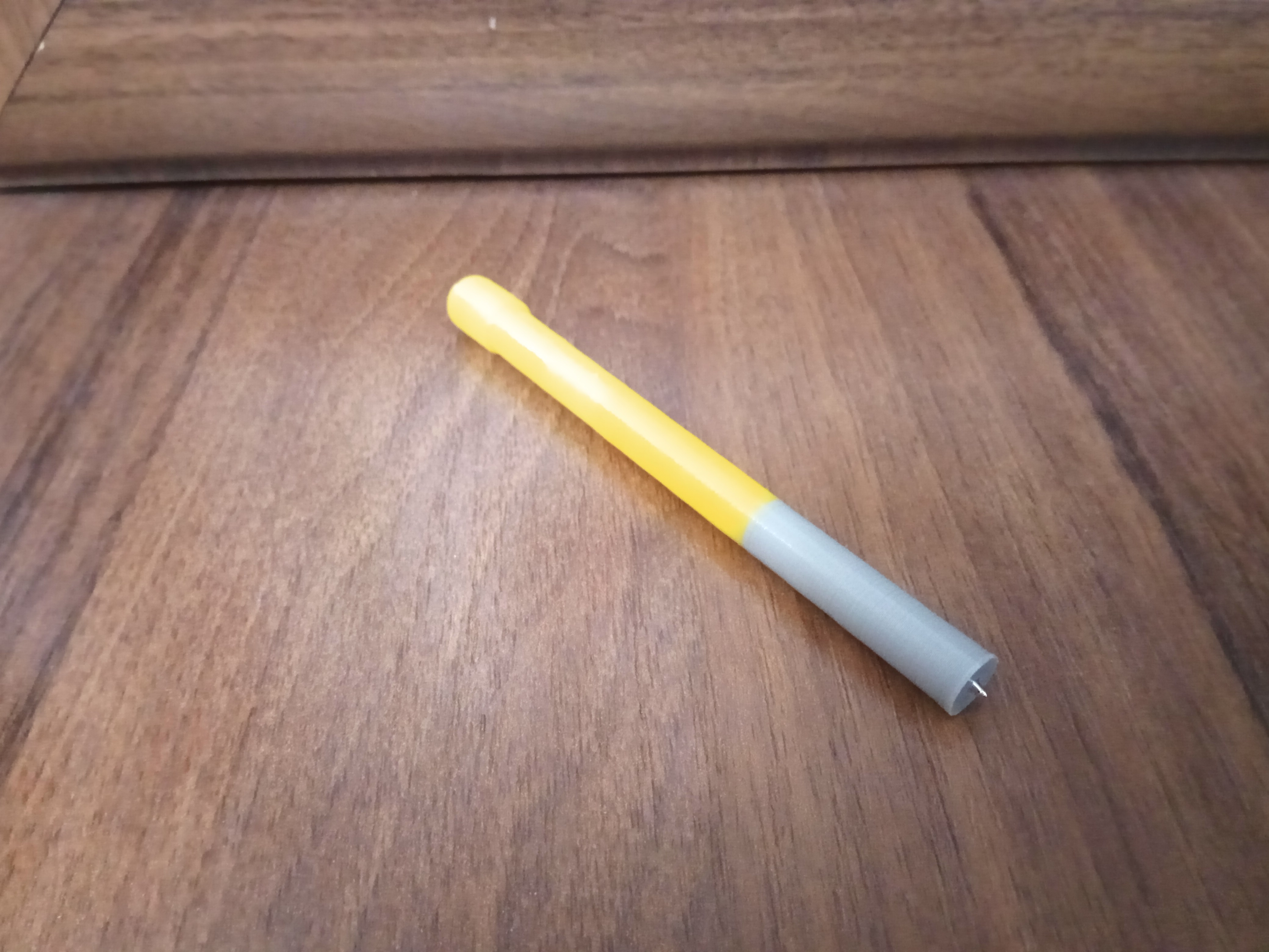 Ручка прикрепленная к столу