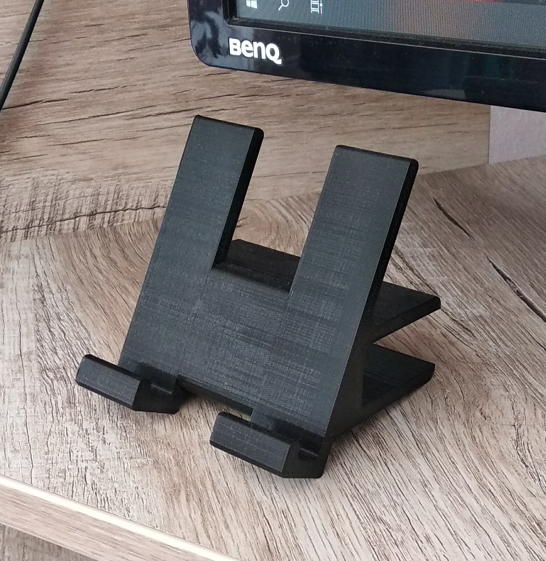 18mm sunkında bir telefon için braket. (Plastik Aparattır!!!)