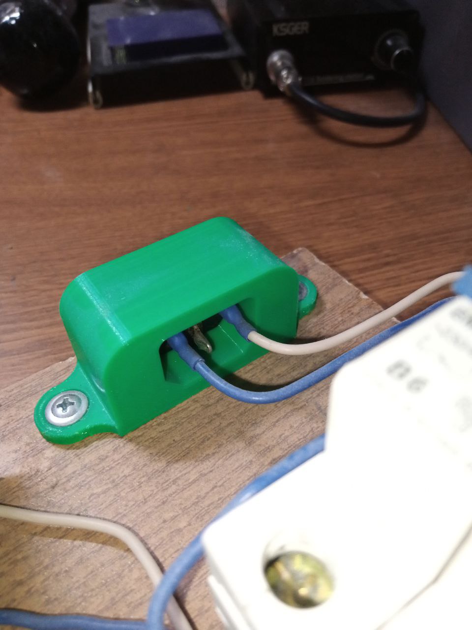 Soket C13 güç kablosu için sabitleme (Plastik Aparattır!!!)