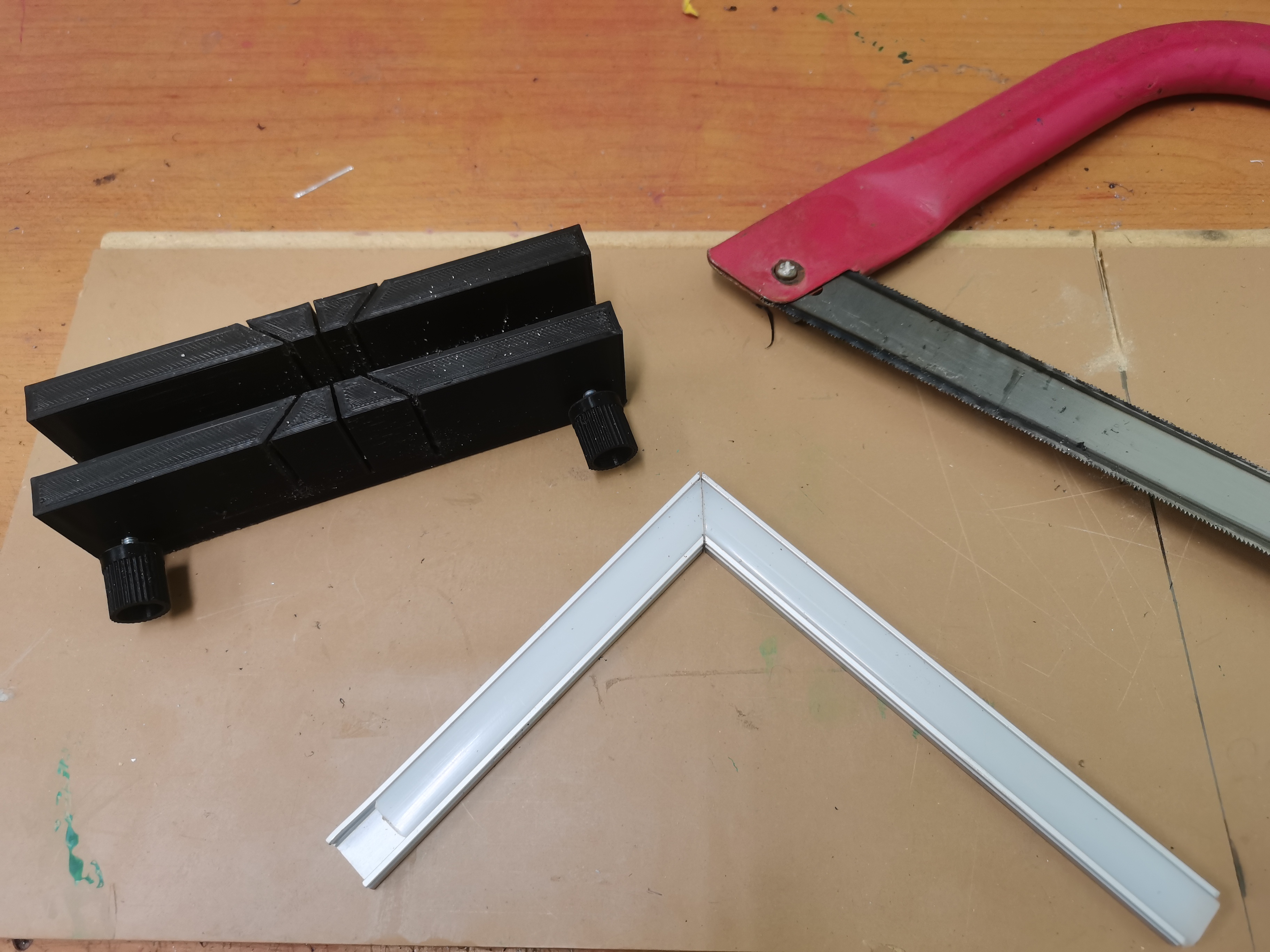 LED bant için profilin kesilmesi için sel (15.2 x 6) (Plastik Aparattır!!!)