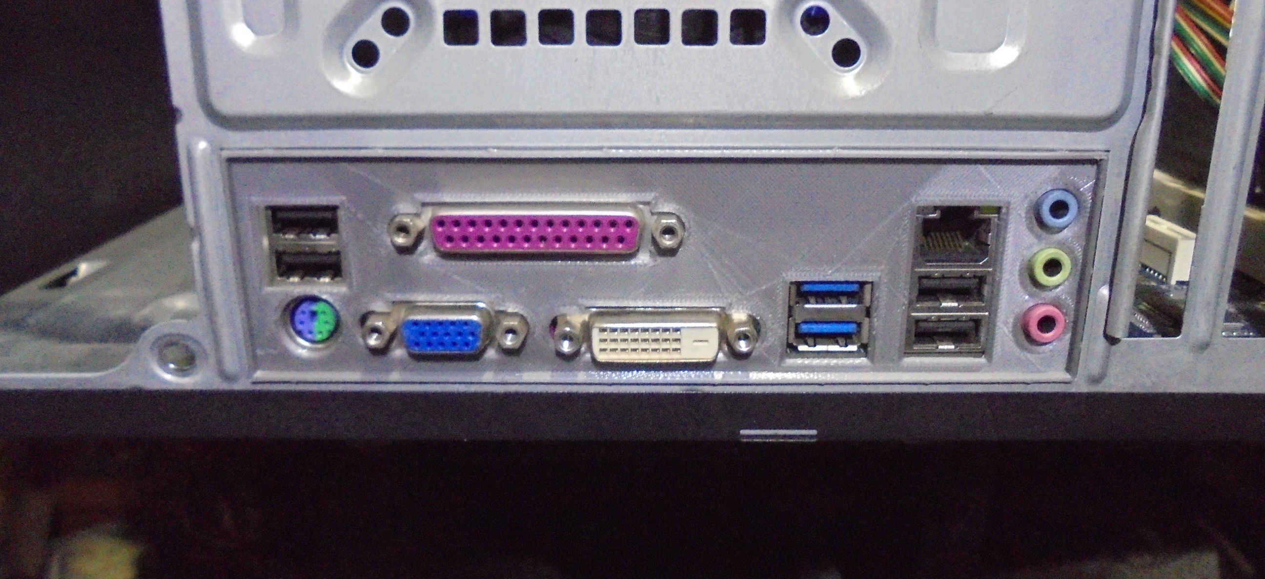 Gigabyte GA-B75M-D3V olgun (Plastik Aparattır!!!)