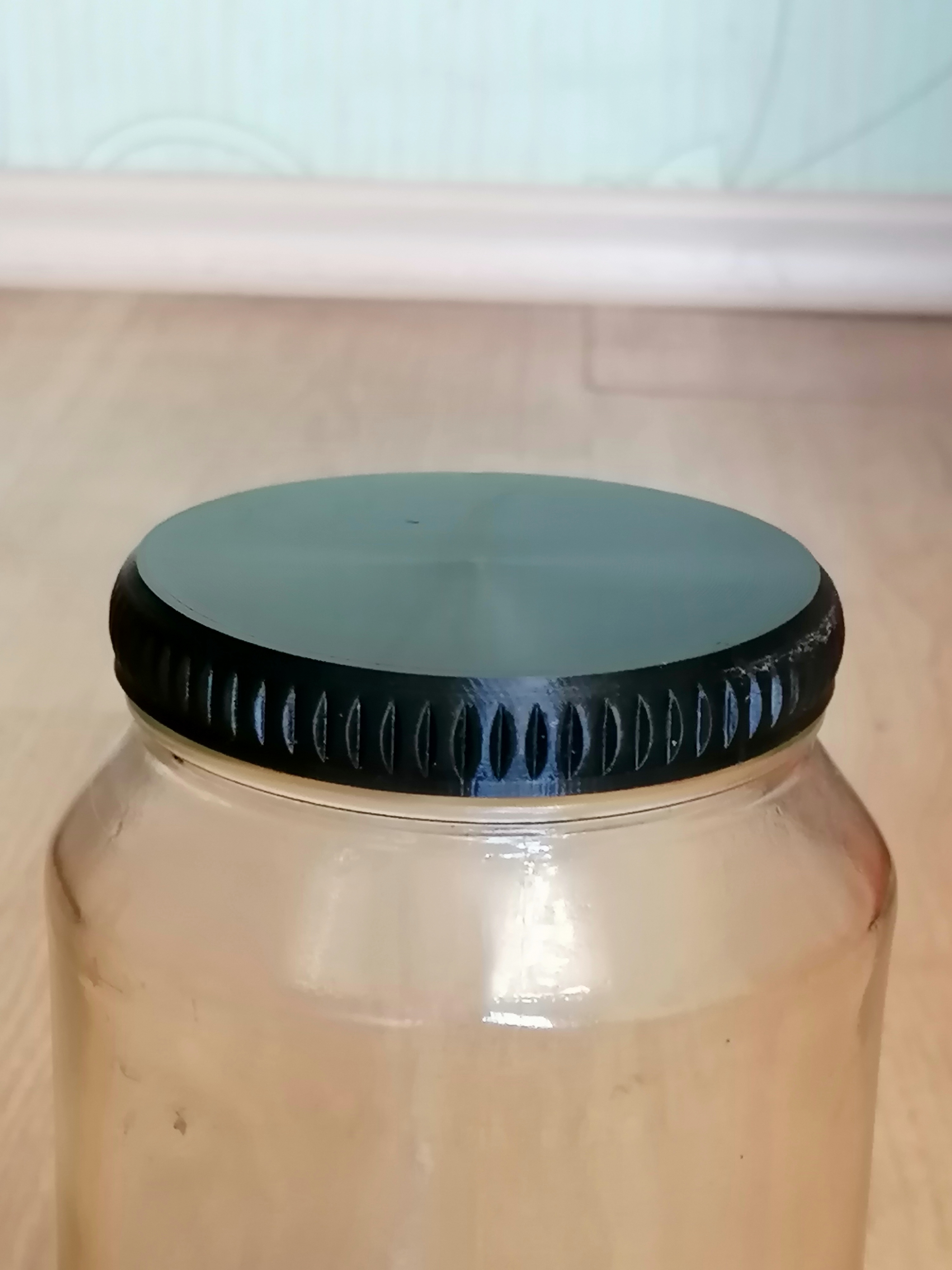 Standart tüfek boğazına sahip bir cam kavanoz için bir kapak 82mm. (Plastik Aparattır!!!)