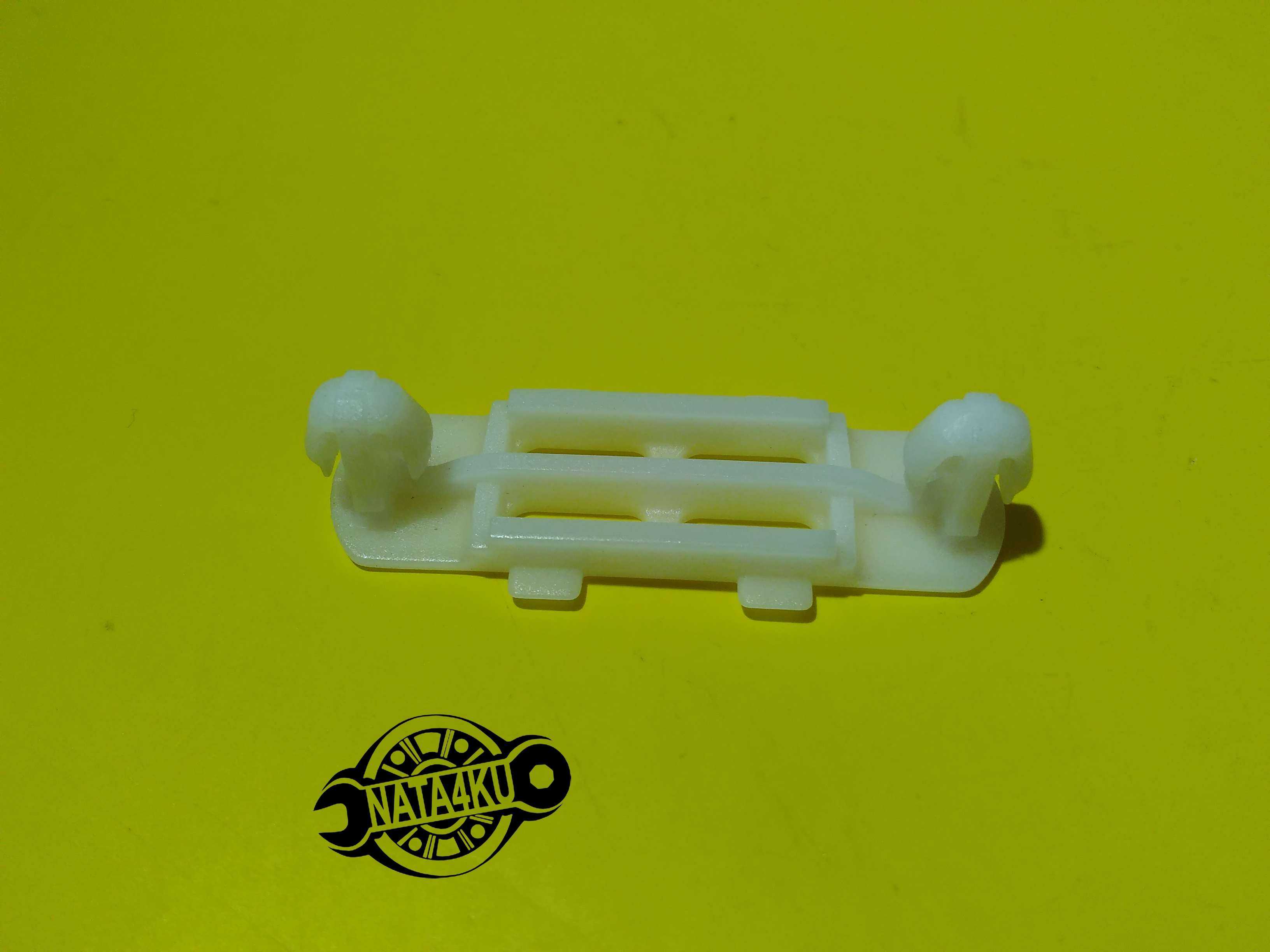 Mercedes W202'deki eşiği sabitleme klipleri. (Plastik Aparattır!!!) Mercedes W202'deki eşiği sabitleme klipleri. (Plastik Aparattır!!!)