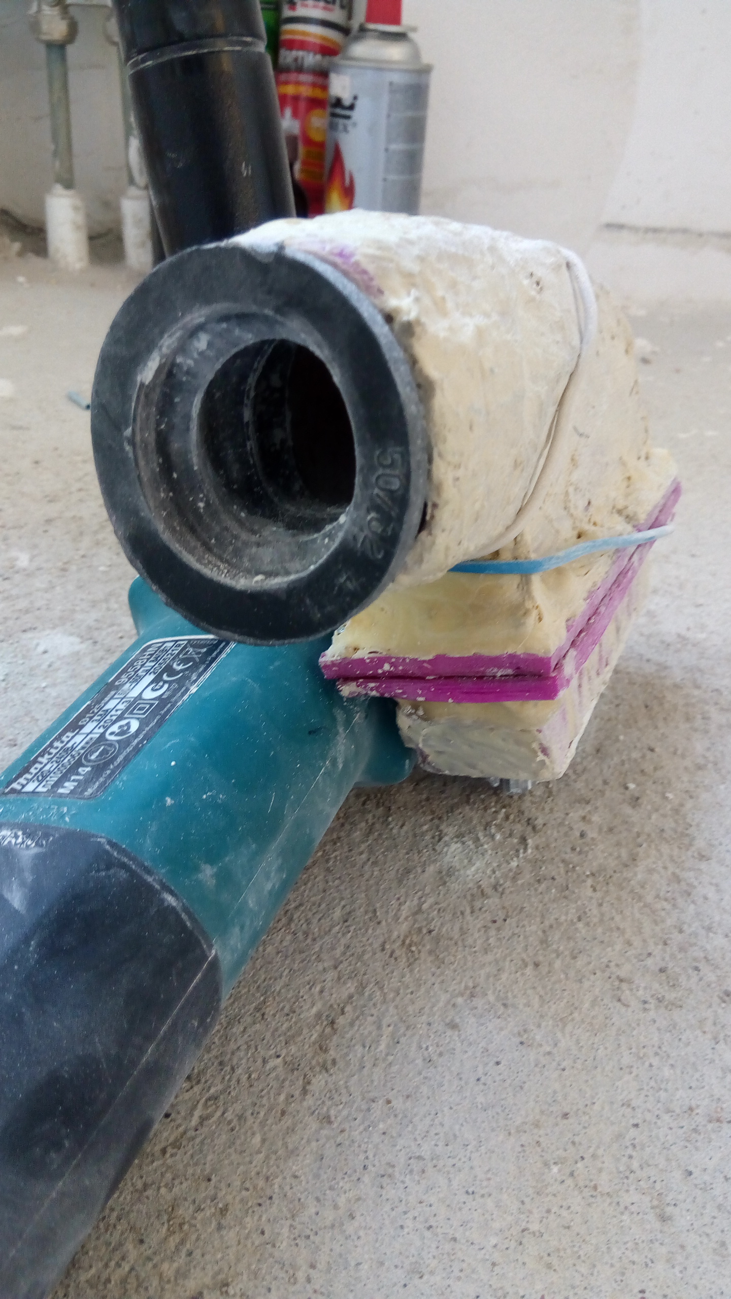 Makita 125 mm açılı taşlama makinesi için duvar kovalayıcı, koruma yapıyoruz (Plastik Aparattır!!!)