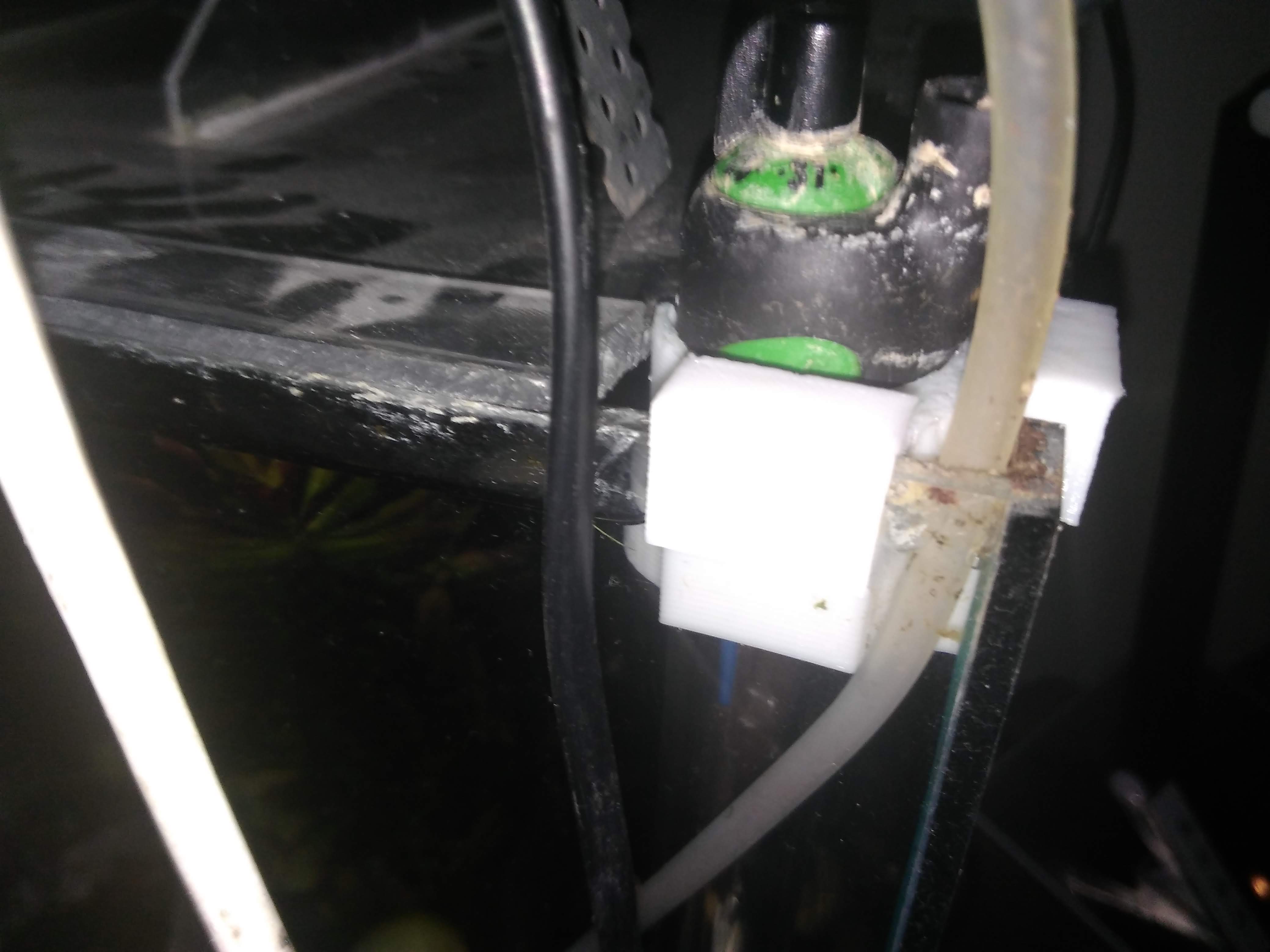 Akvaryum ısıtıcı tutucusu (Plastik Aparattır!!!)