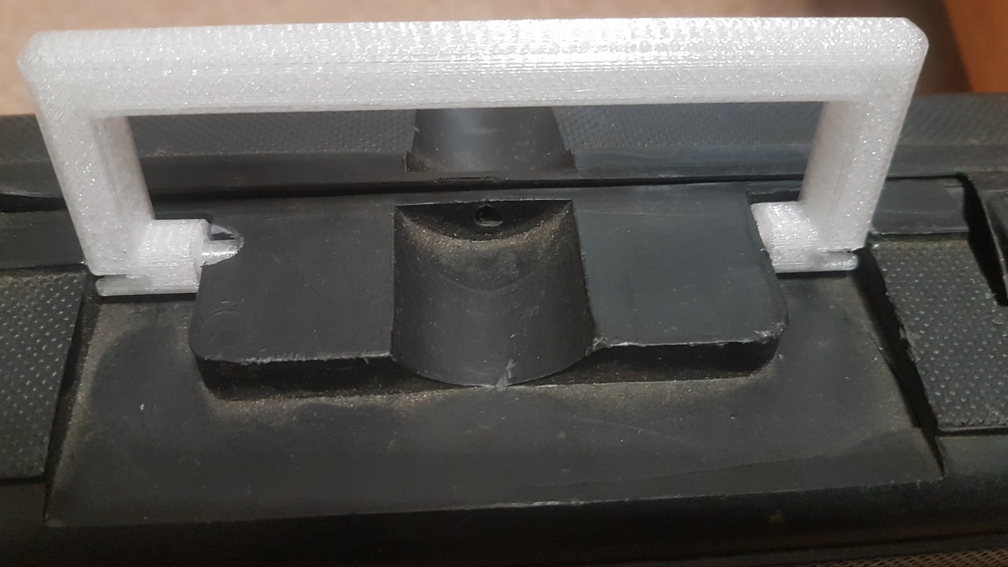 URAGAN matkap makinesinin valizinin sapı (Plastik Aparattır!!!)