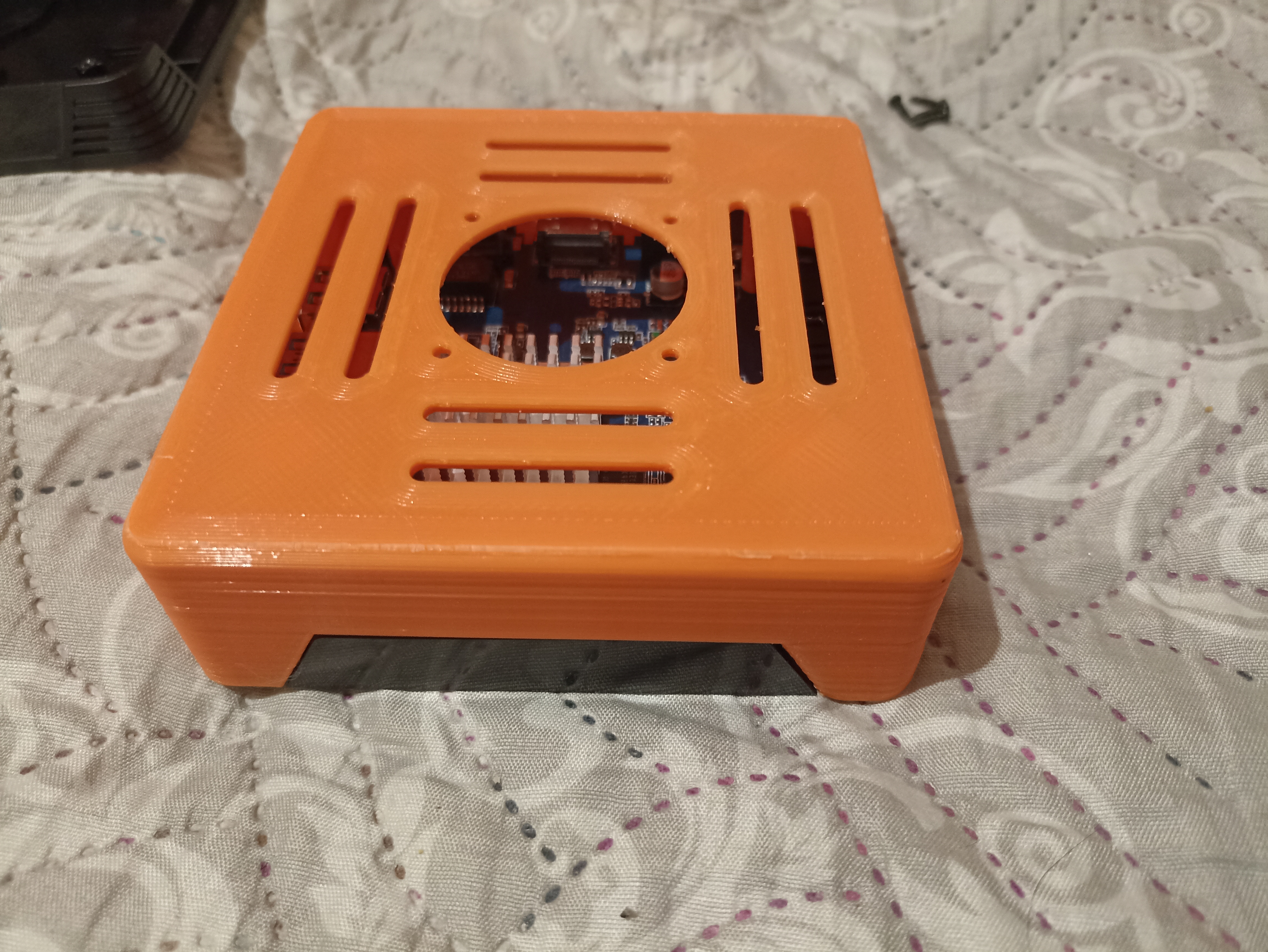 TV ayarı için kolordu x88pro10 üfleme ile (Plastik Aparattır!!!) TV ayarı için kolordu x88pro10 üfleme ile (Plastik Aparattır!!!)