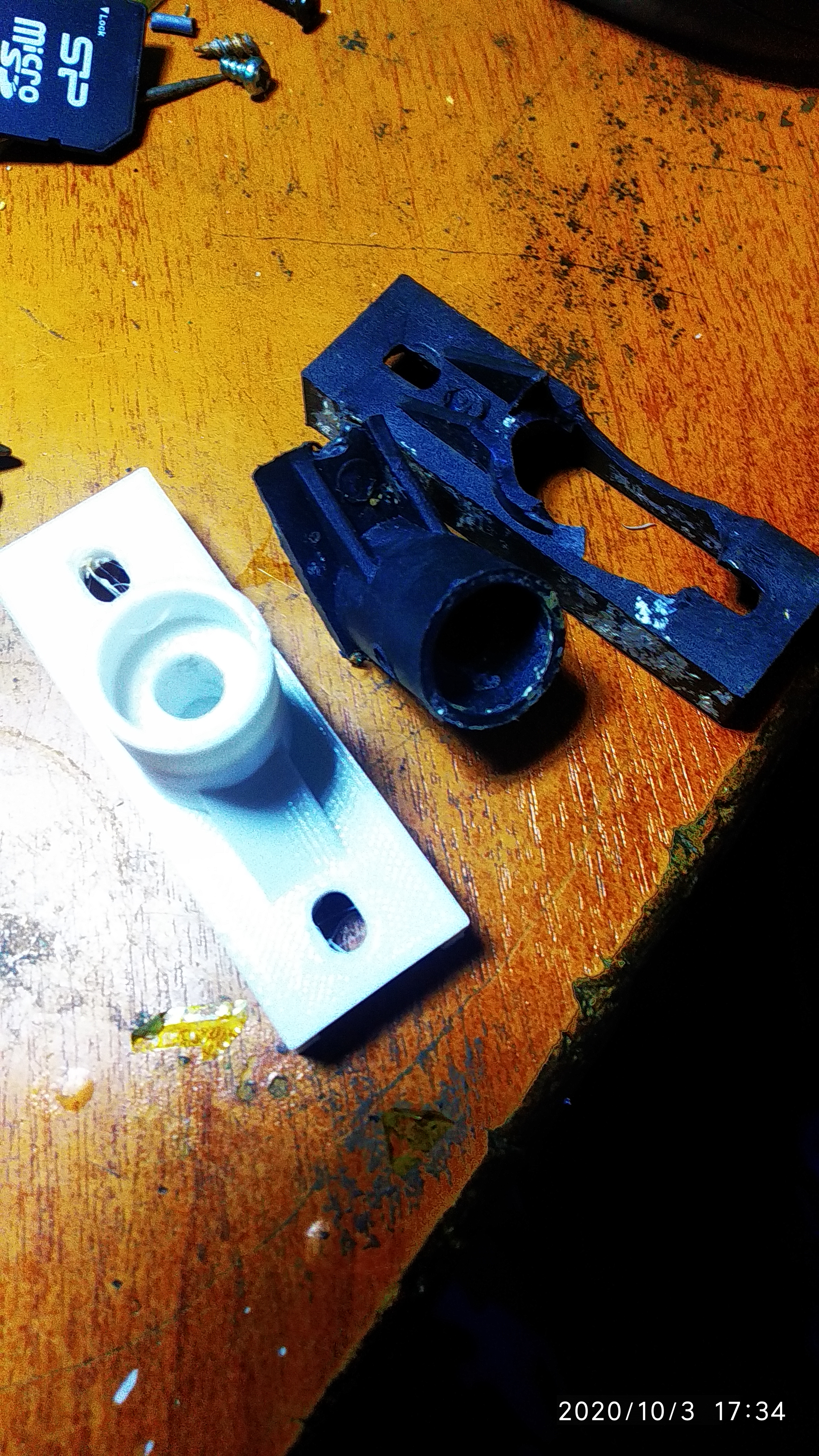 Önemli anten sabitleme (Plastik Aparattır!!!) Önemli anten sabitleme (Plastik Aparattır!!!)