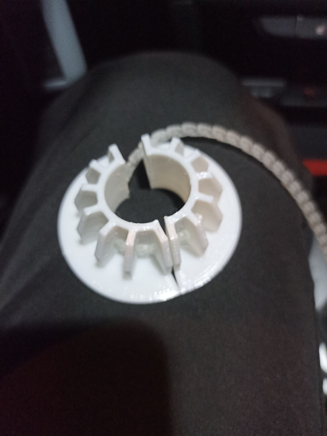 Borunun etrafındaki fiş (fişin iç çapı 22 mm'dir) (Plastik Aparattır!!!) Borunun etrafındaki fiş (fişin iç çapı 22 mm'dir) (Plastik Aparattır!!!)