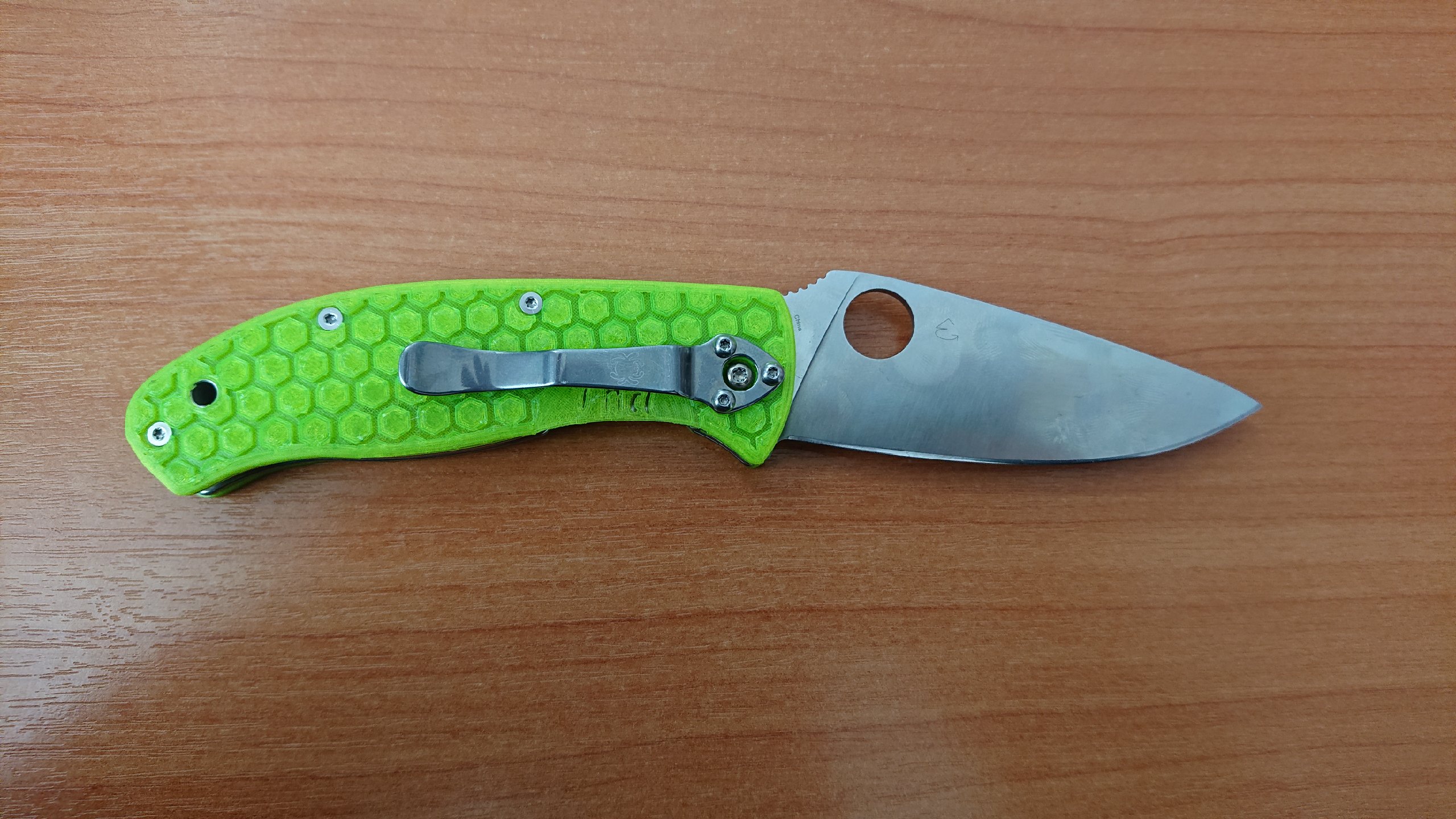 Spyderco inatçı kaplamalar. (Plastik Aparattır!!!)