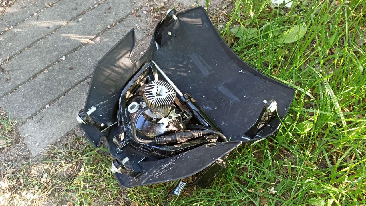 Minsk x250 frontal panelin uzatılmış parantezleri (+20mm) (Plastik Aparattır!!!)