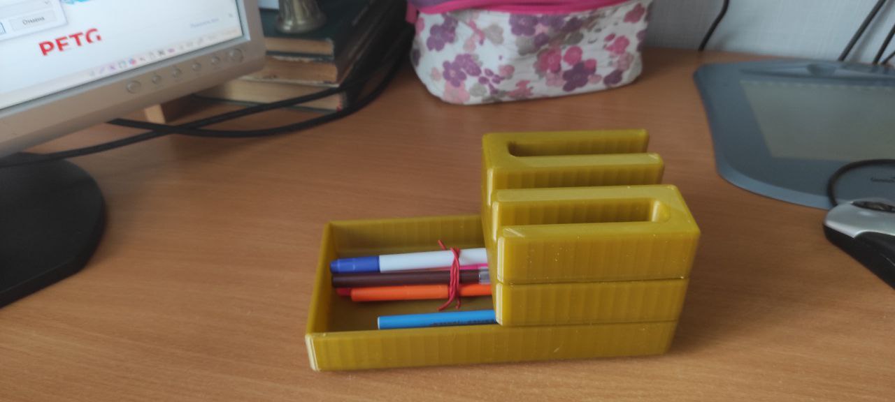 Kırtasiye ve telefon için ofis standı (Plastik Aparattır!!!)