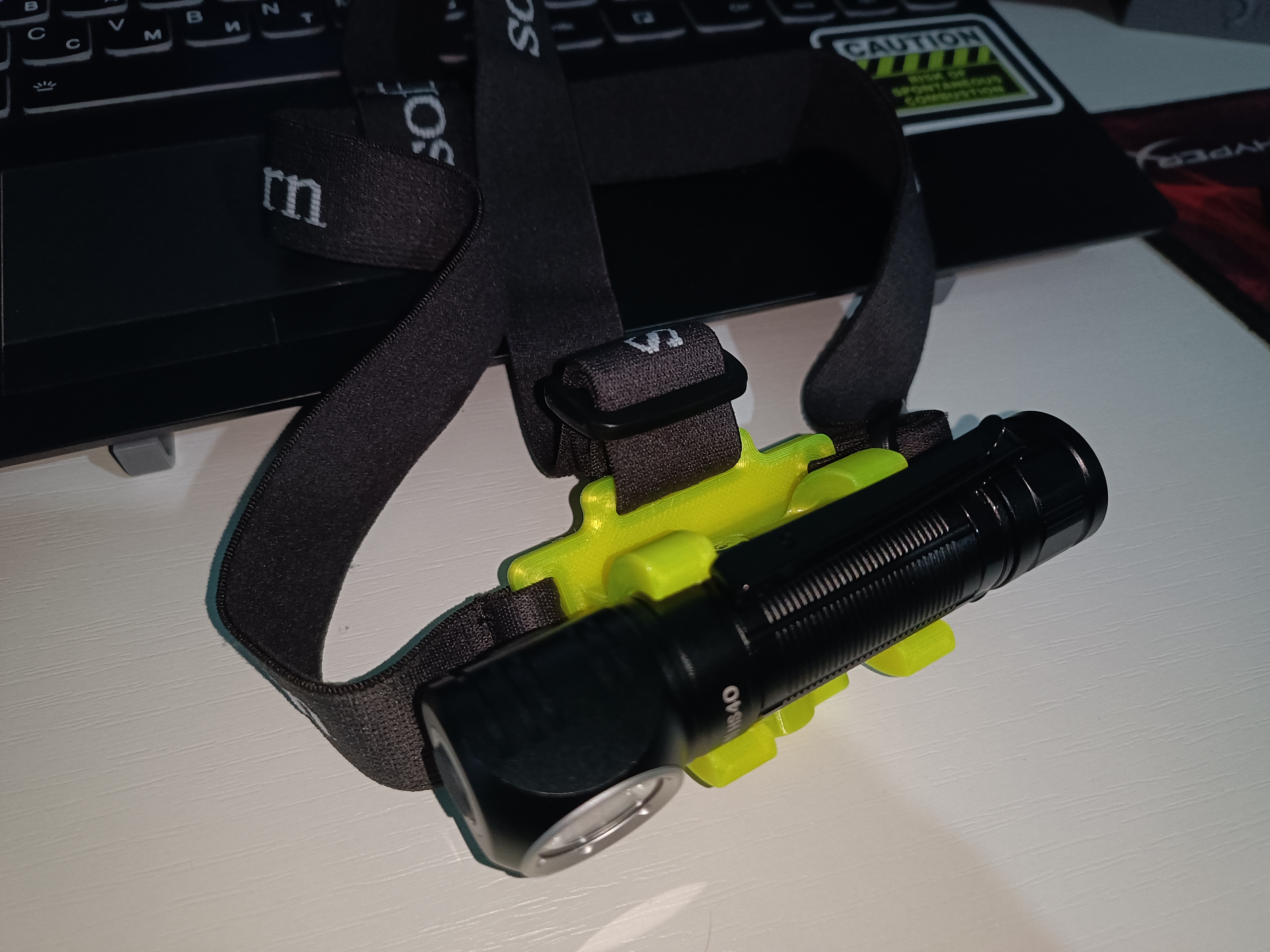 Sofirn HS40 El feneri (Plastik Aparattır!!!)