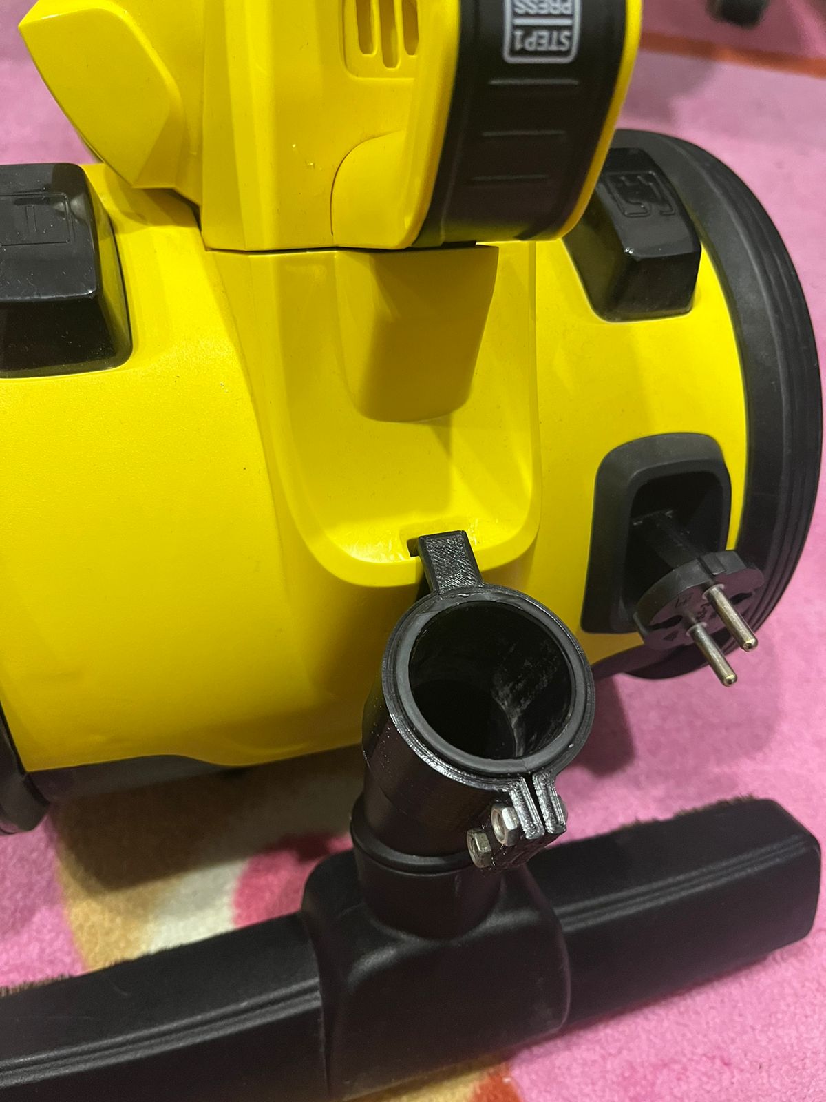 Karcher VC 3 için Khomut-Holder (Plastik Aparattır!!!)
