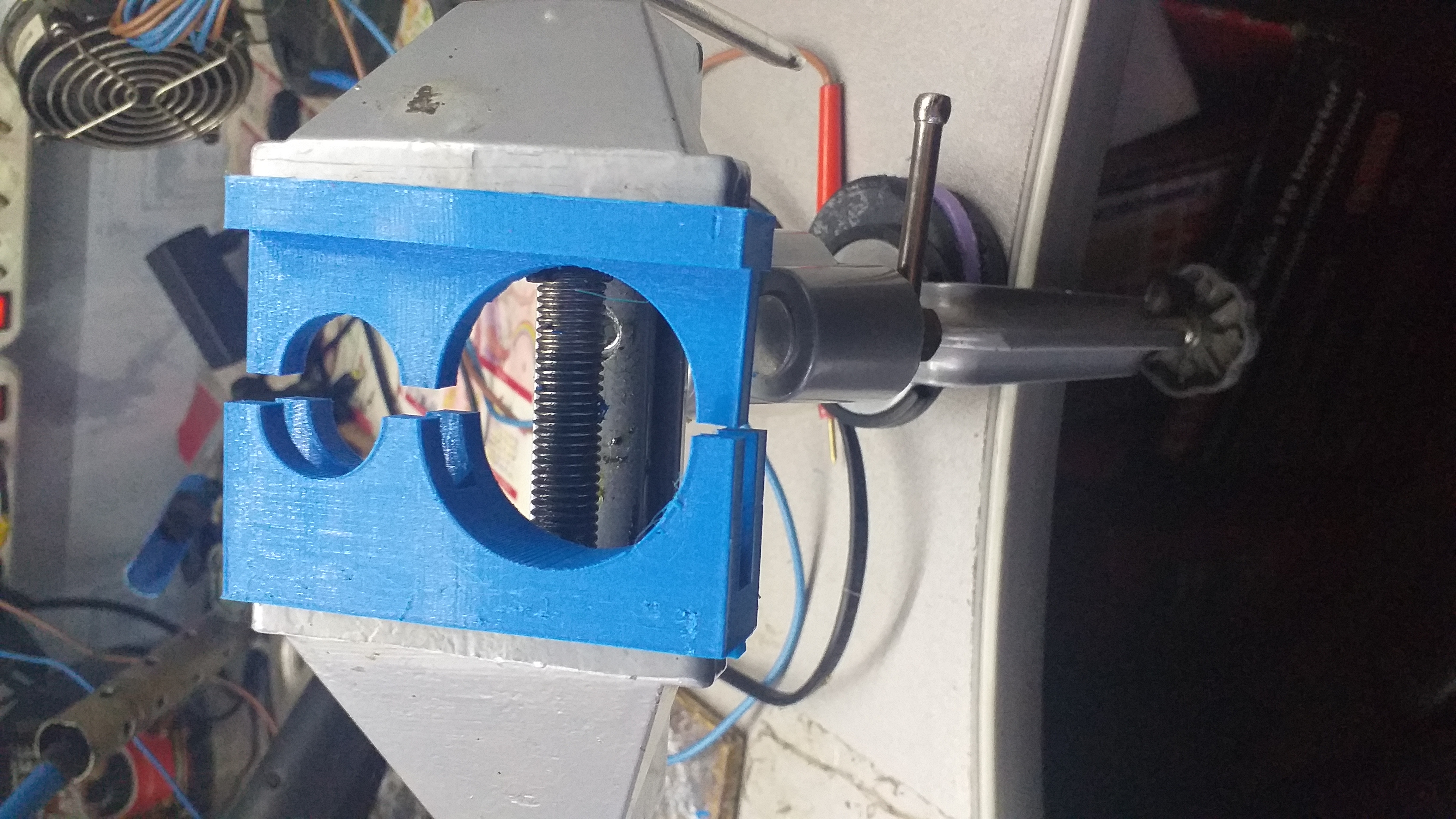 Bir mengene için süngerler (Plastik Aparattır!!!)