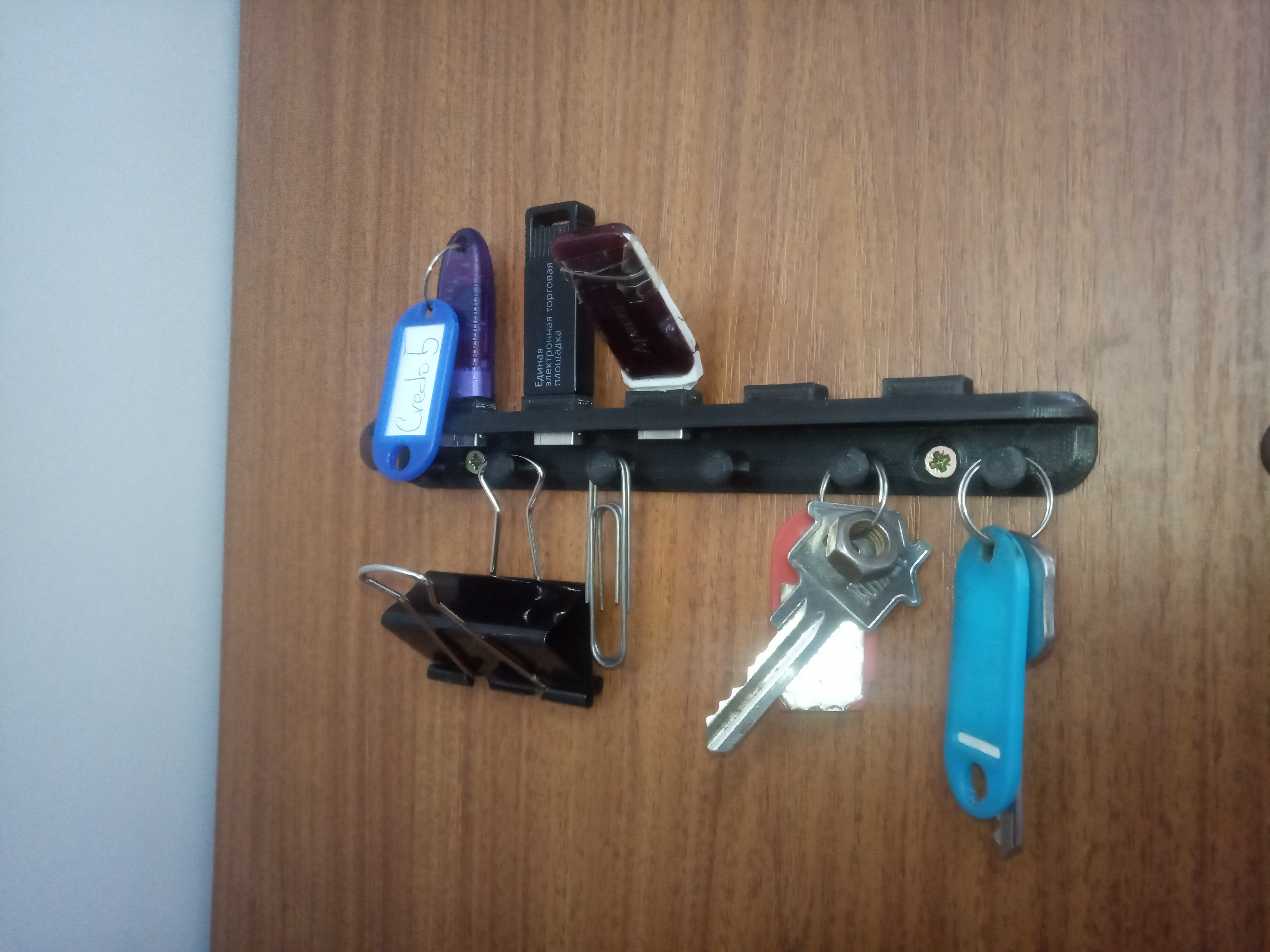 Flash Drives altında kaset (organizatör, boks) ( + anahtarlıklı seçenek) (Plastik Aparattır!!!)