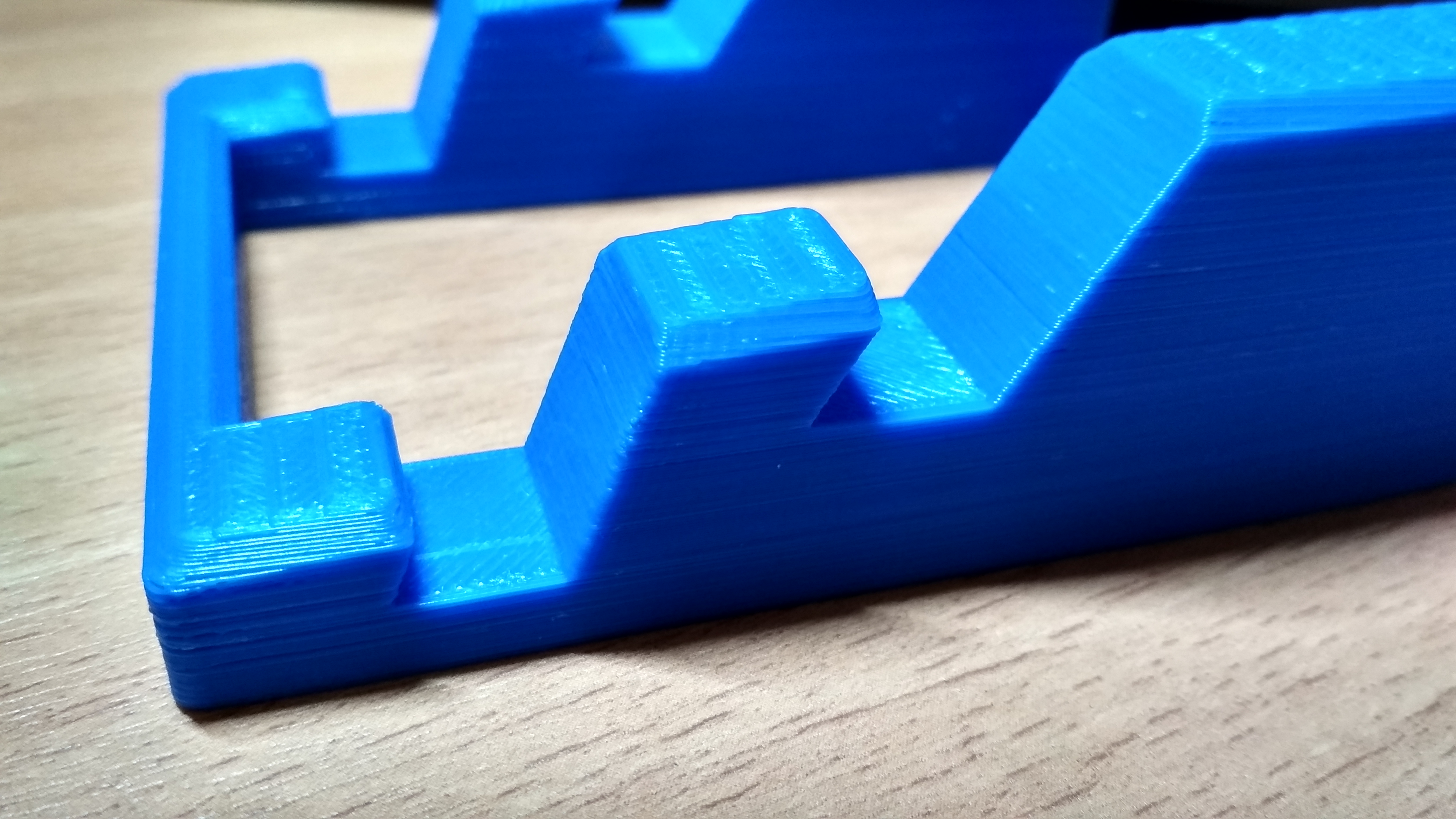 Akıllı telefon ve tablet için stand (Plastik Aparattır!!!)