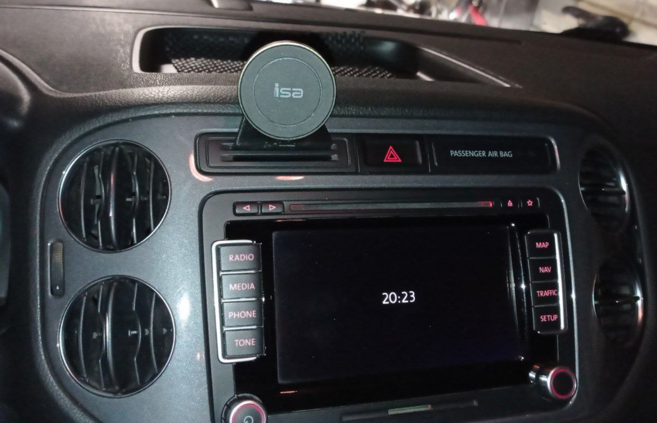 Volkswagen Tiguan için telefon tutucusu (Plastik Aparattır!!!)