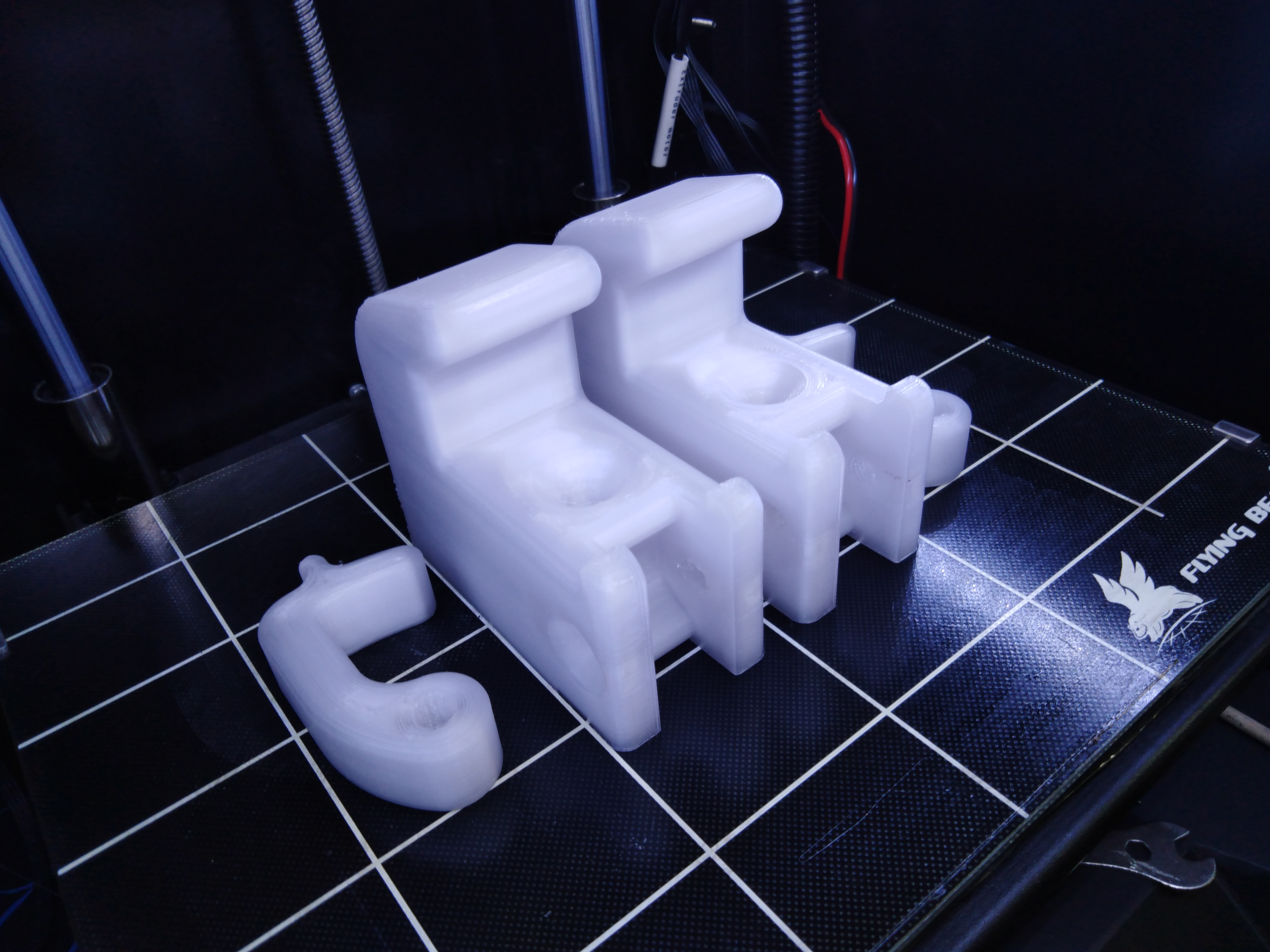 Dikey bir yüzeyde Rheok-Jack rafı (yüksek kaldırma jakı, çiftlik jack, Hayzhek, hai-jack). (Plastik Aparattır!!!)