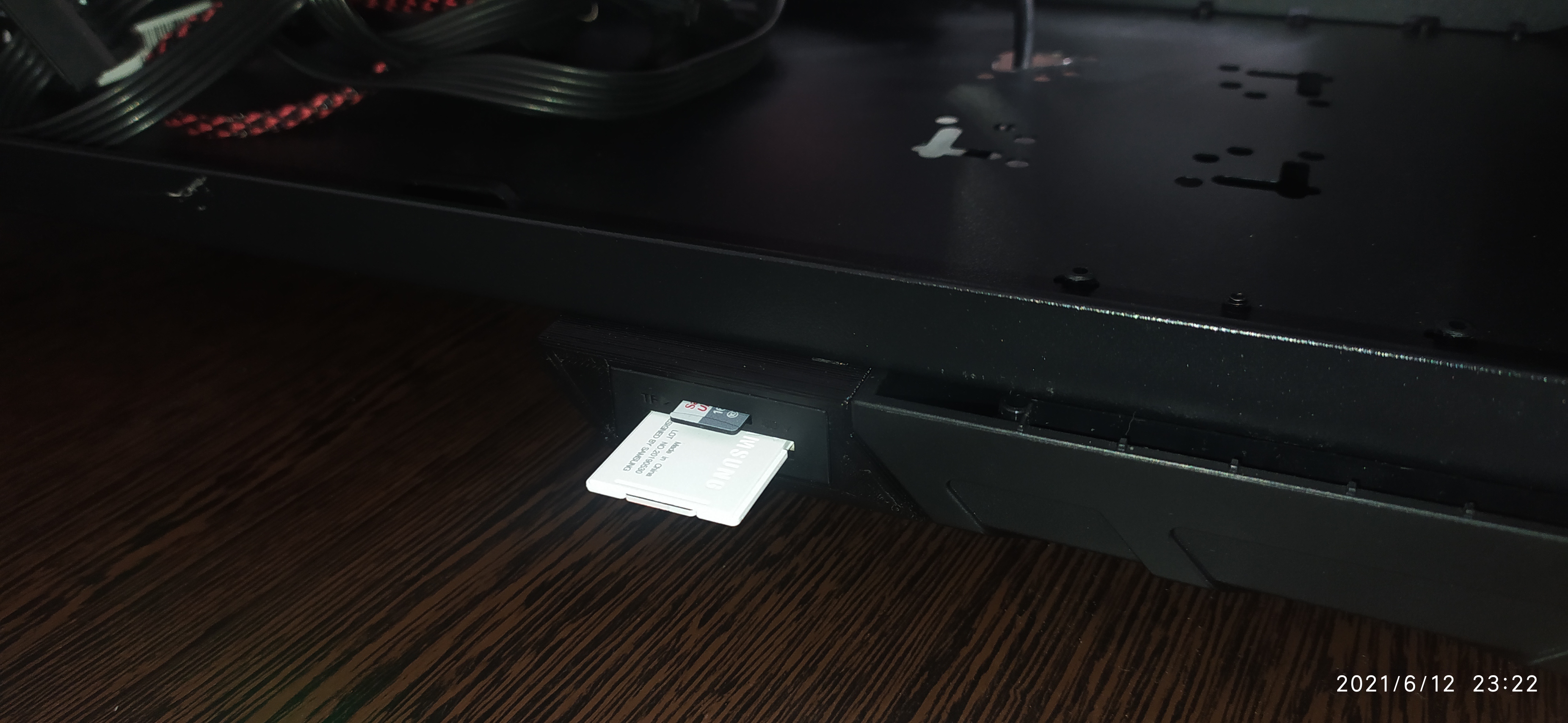 PC Kılıfında Kart Okuyucu Kılıfı (Plastik Aparattır!!!)