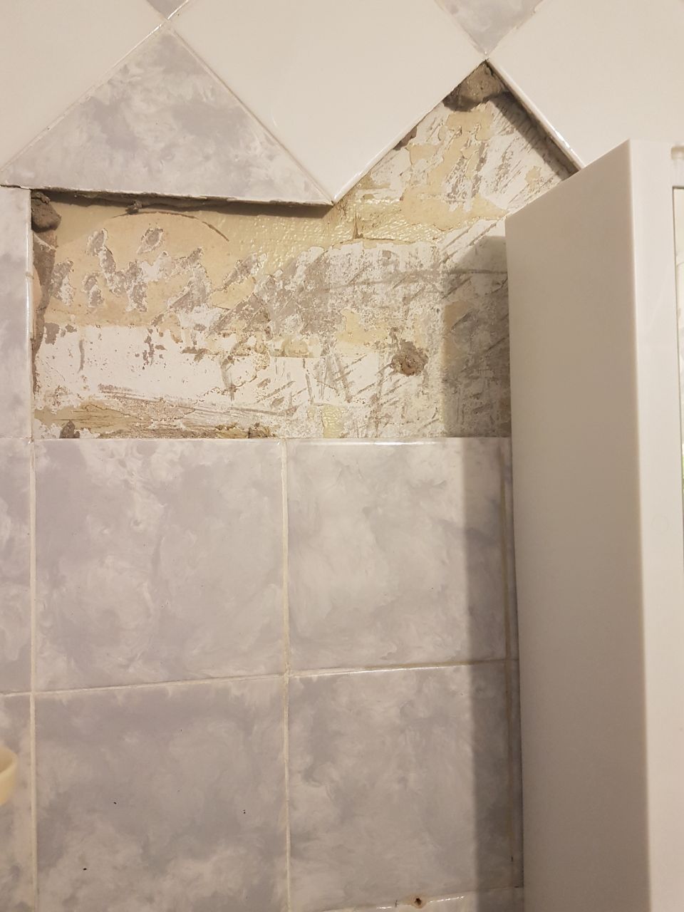 Fayans 15 X 15 (Plastik Aparattır!!!)