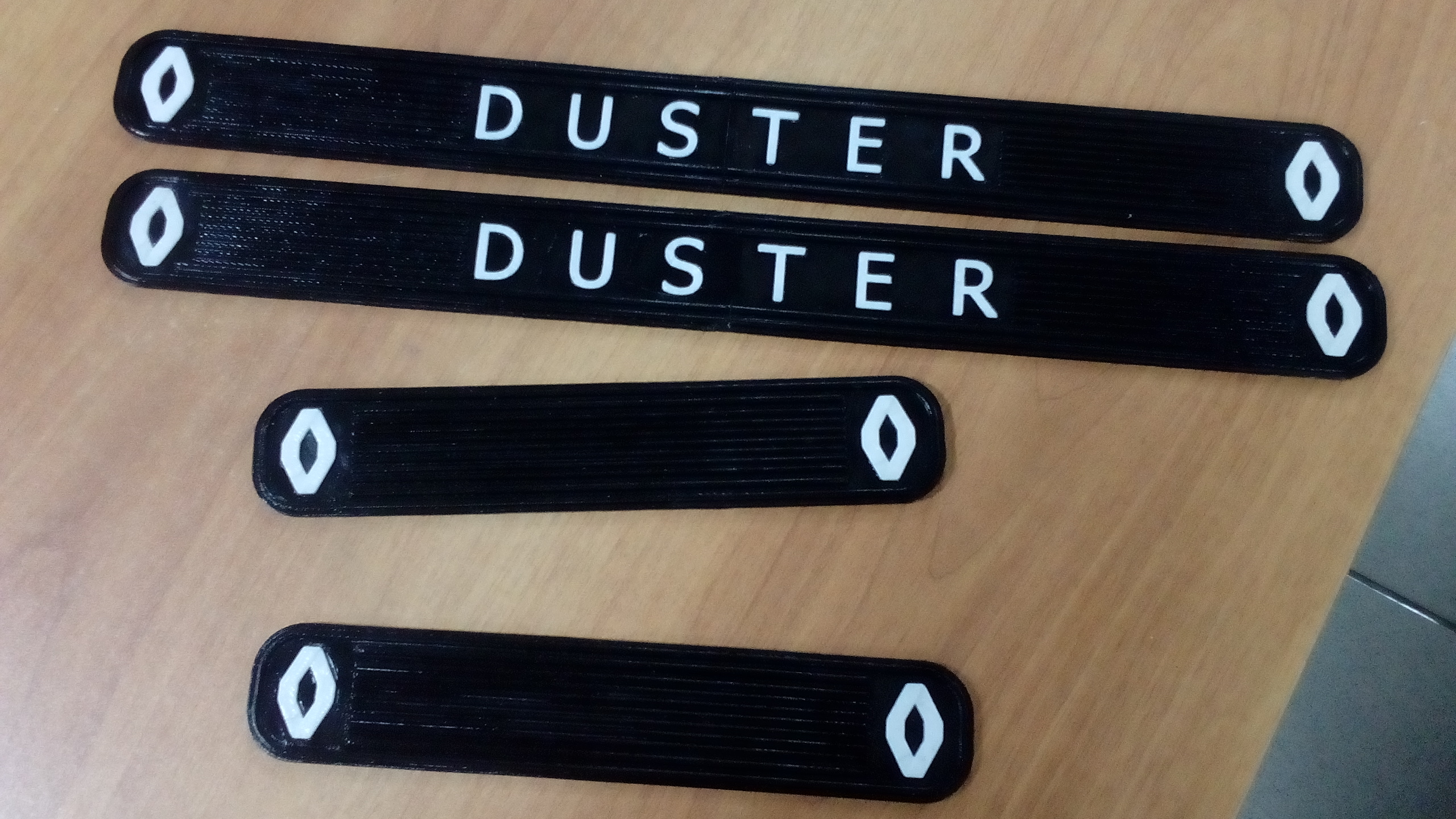 Renault Duster için kapı eşikleri (Plastik Aparattır!!!)