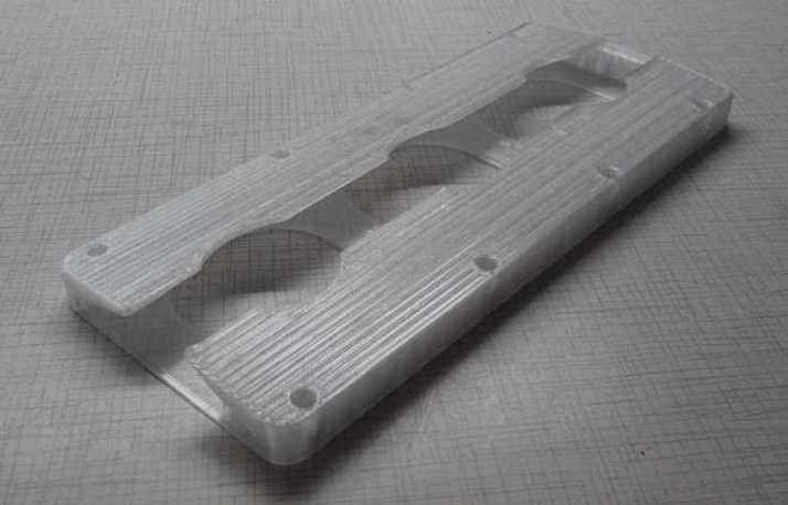 Yatay yüzeyde 3 bardak tutucusu (Plastik Aparattır!!!)