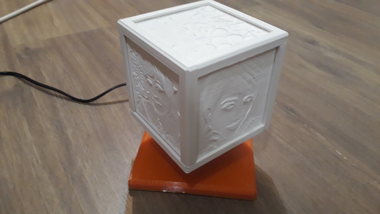 Base, "Matias Krause" yazarından 11 cm litofan kutusu için durun (Plastik Aparattır!!!) Base, "Matias Krause" yazarından 11 cm litofan kutusu için durun (Plastik Aparattır!!!)