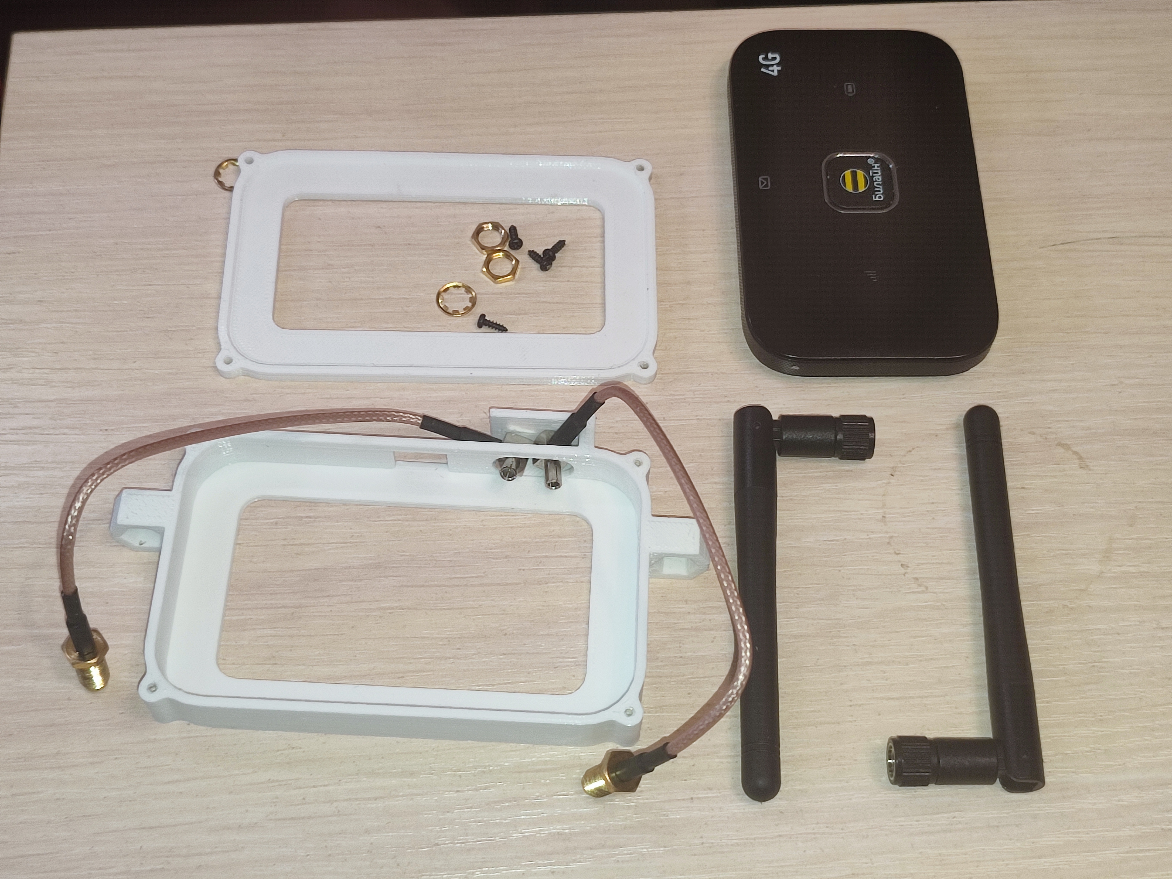 4g anten ile huawei e5573 kutusu (Plastik Aparattır!!!)