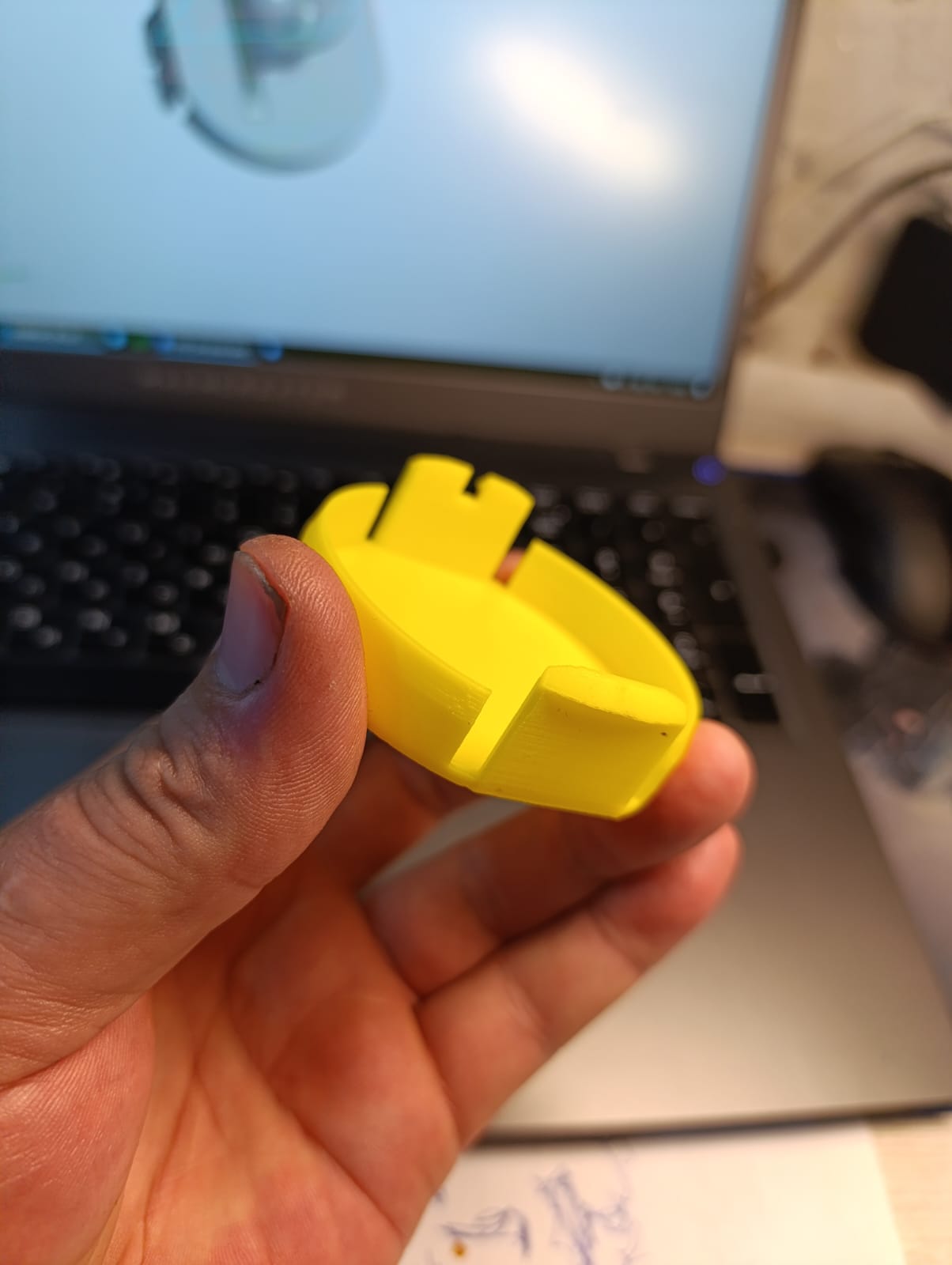 Deflektör tapası Largus, Logan, Sandero (Plastik Aparattır!!!)